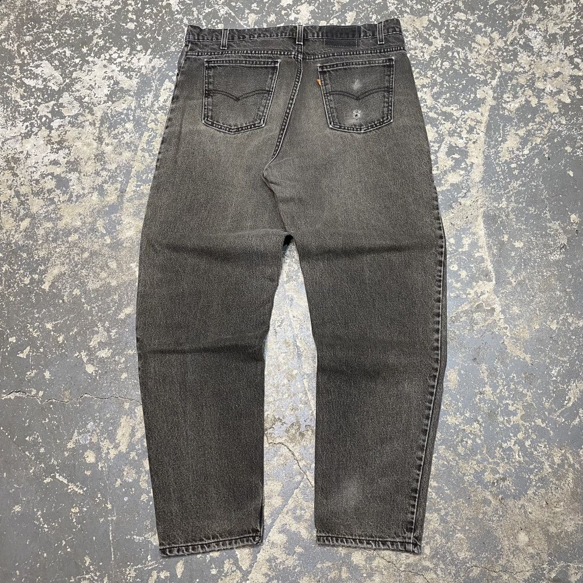Levi's × Vintage Vintage Levi’s 550 Relaxed Fit Black Faded Denim Jeans 90s Size US 37 - 1 Thumbnail
