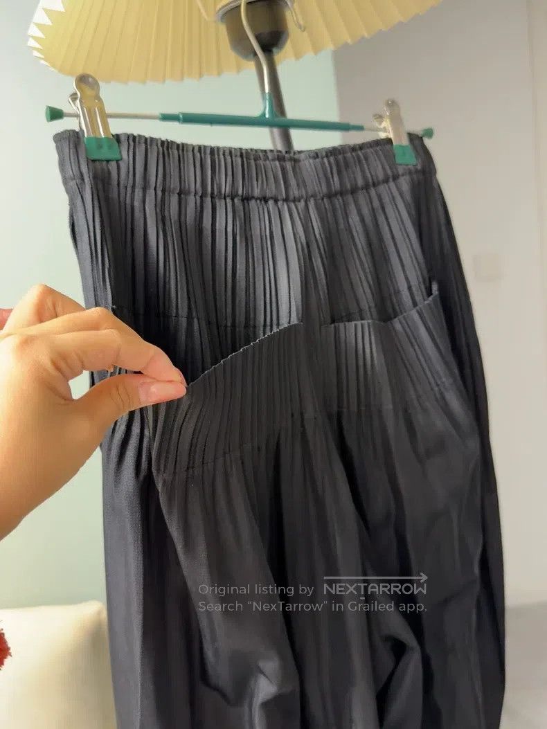 Issey Miyake Issey Miyake size:3 Black Pleated Puff Trousers Size 22" - 5 Thumbnail