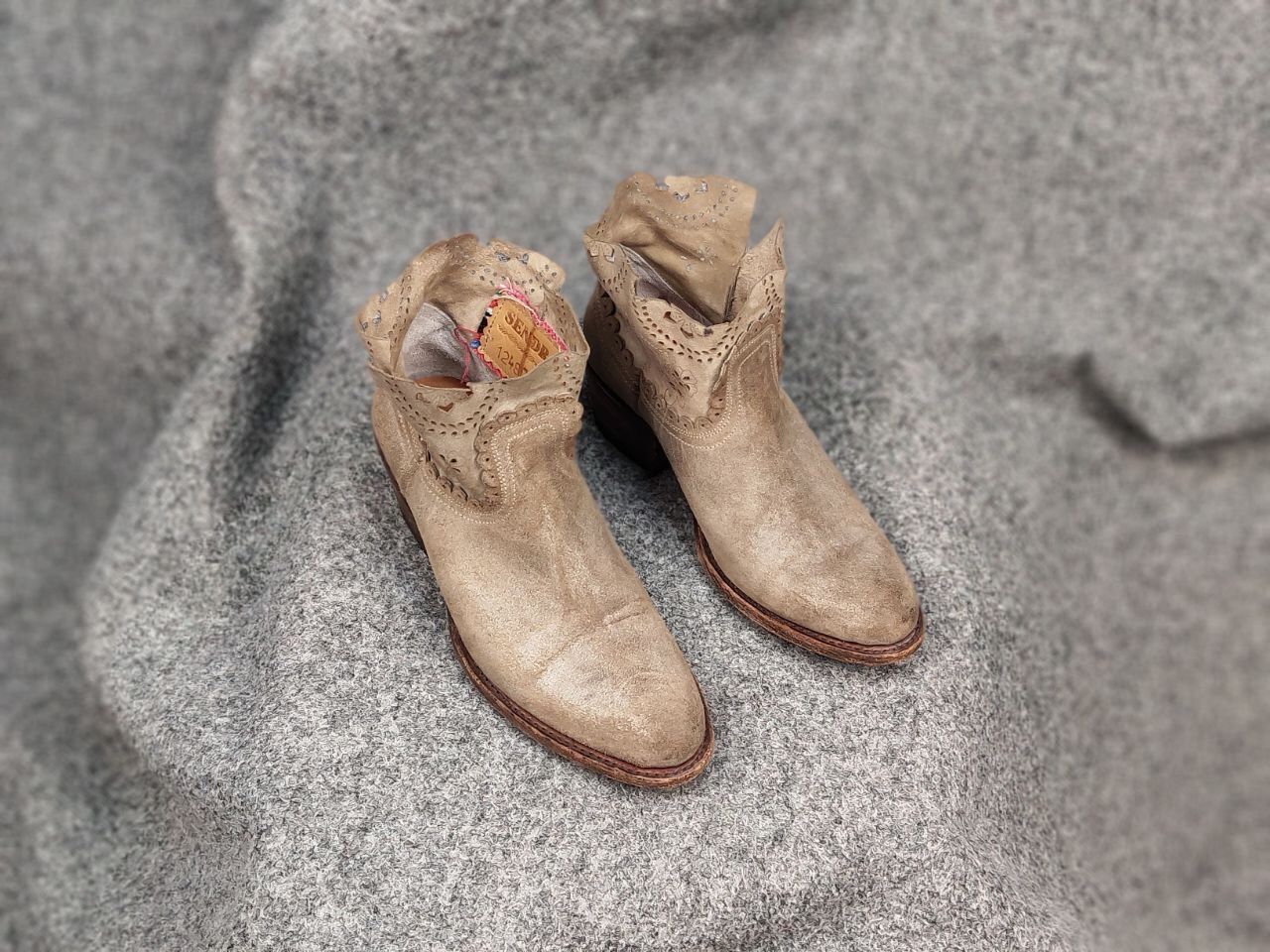 Sendra Sendra Spanish Leather Ankle Western Women Beige Boots Size US 6 / IT 36 - 9 Thumbnail