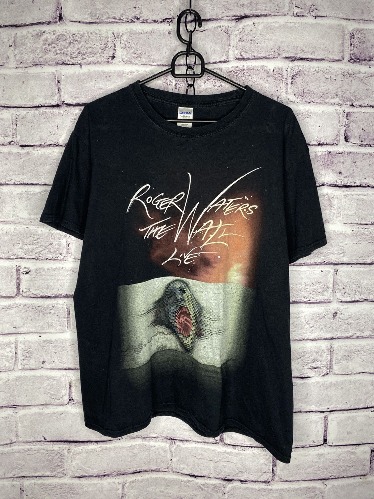 Band Tees Men's Vintage 2013 Opium Roger Waters The Wall Live Tee & Size US L / EU 52-54 / 3 - 1 Thumbnail