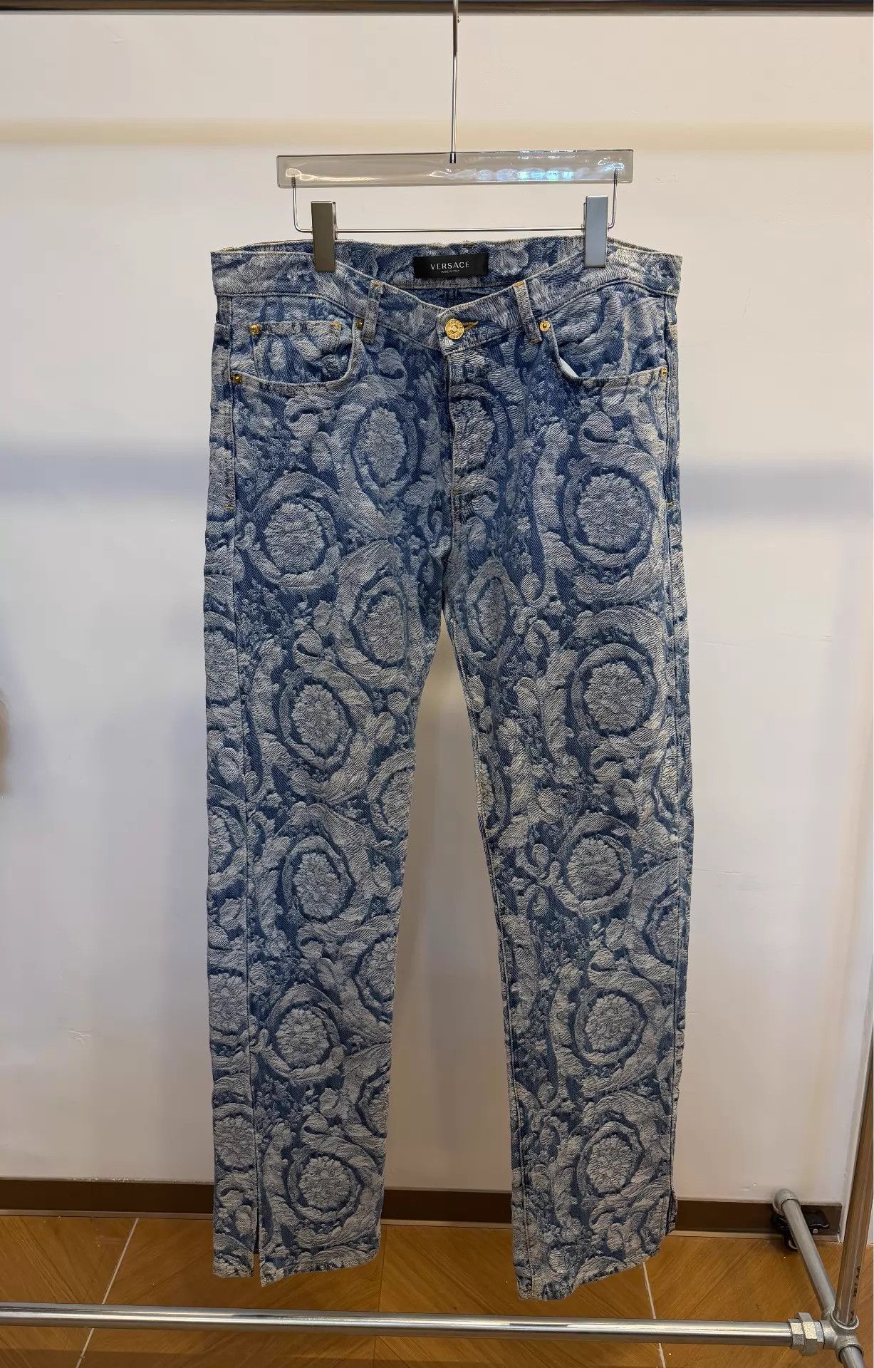 Versace Versace Main Line Runway Floral Embroidered Jeans 34 Size 24" / US 00 / IT 34 - 1 Thumbnail