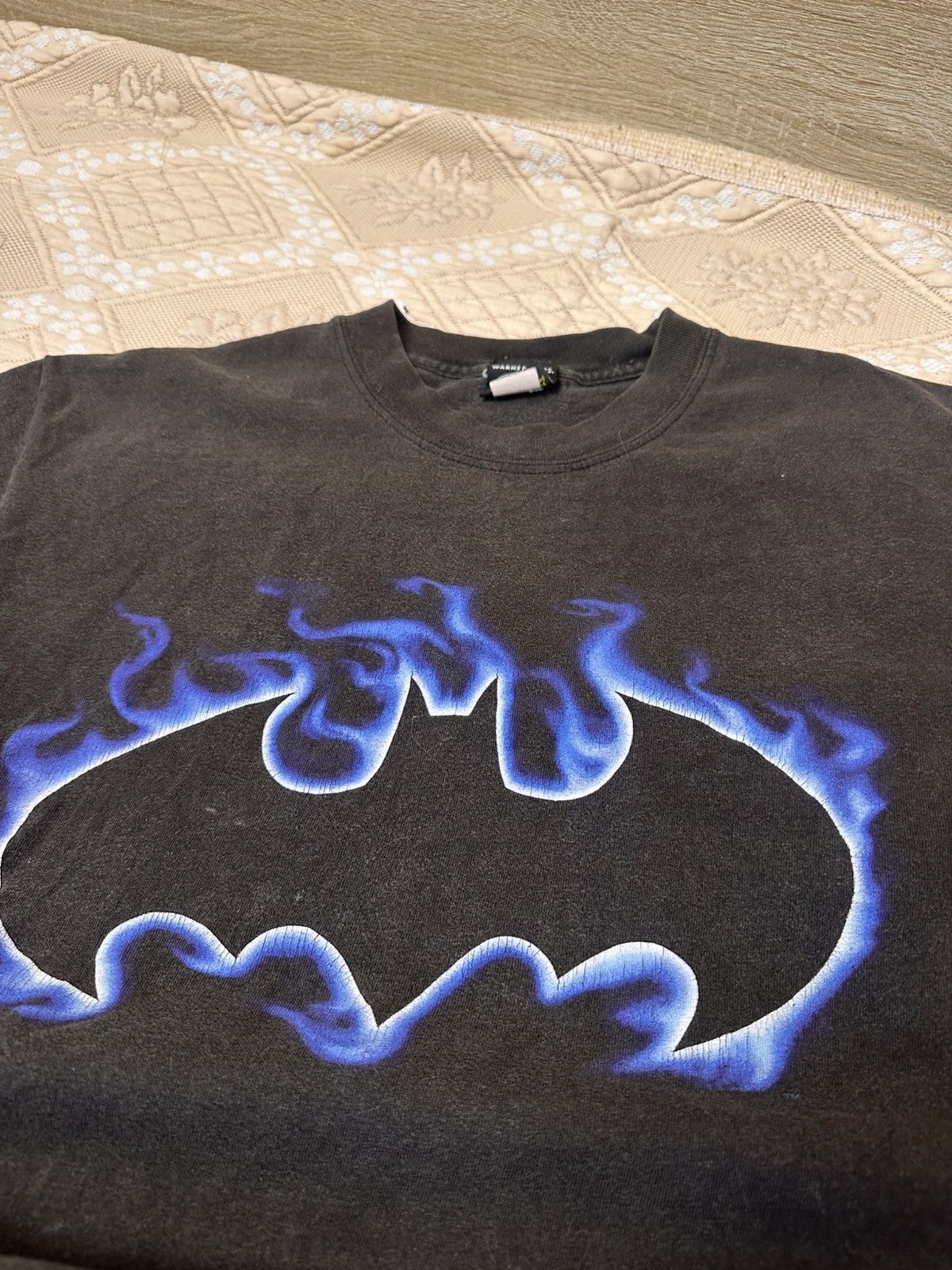 DC Comics 🔥 2002 Batman Flame Logo Shirt DC Vintage Comics Movie Dark Size US M / EU 48-50 / 2 - 2 Thumbnail