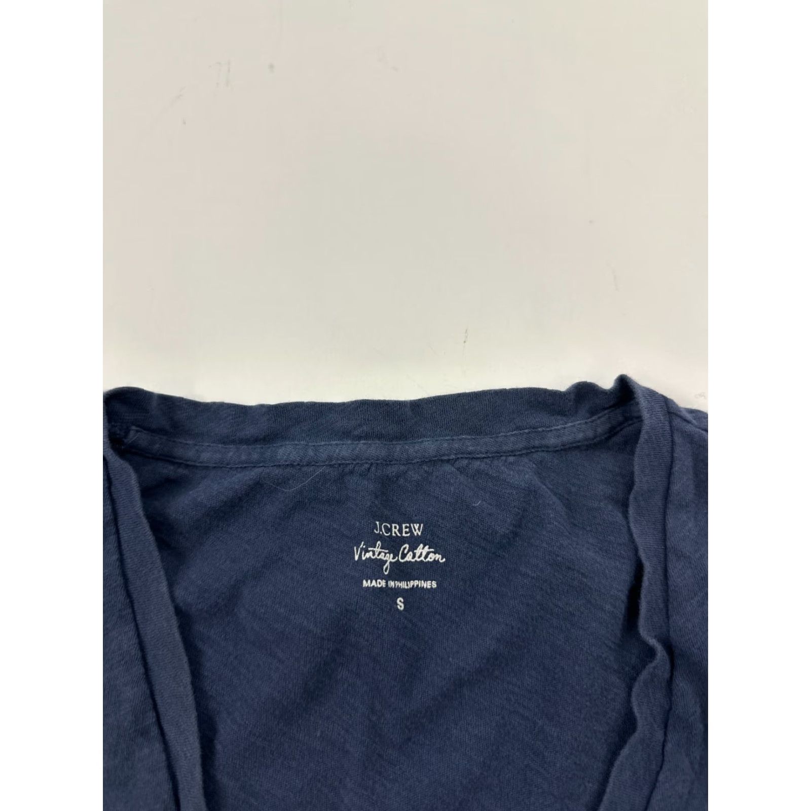 J.Crew VINTAGE J.CREW T-Shirt Mens Small Navy Blue Cotton Short Sleeve V-Neck Classic Fit Preppy Size US S / EU 44-46 / 1 - 4 Thumbnail