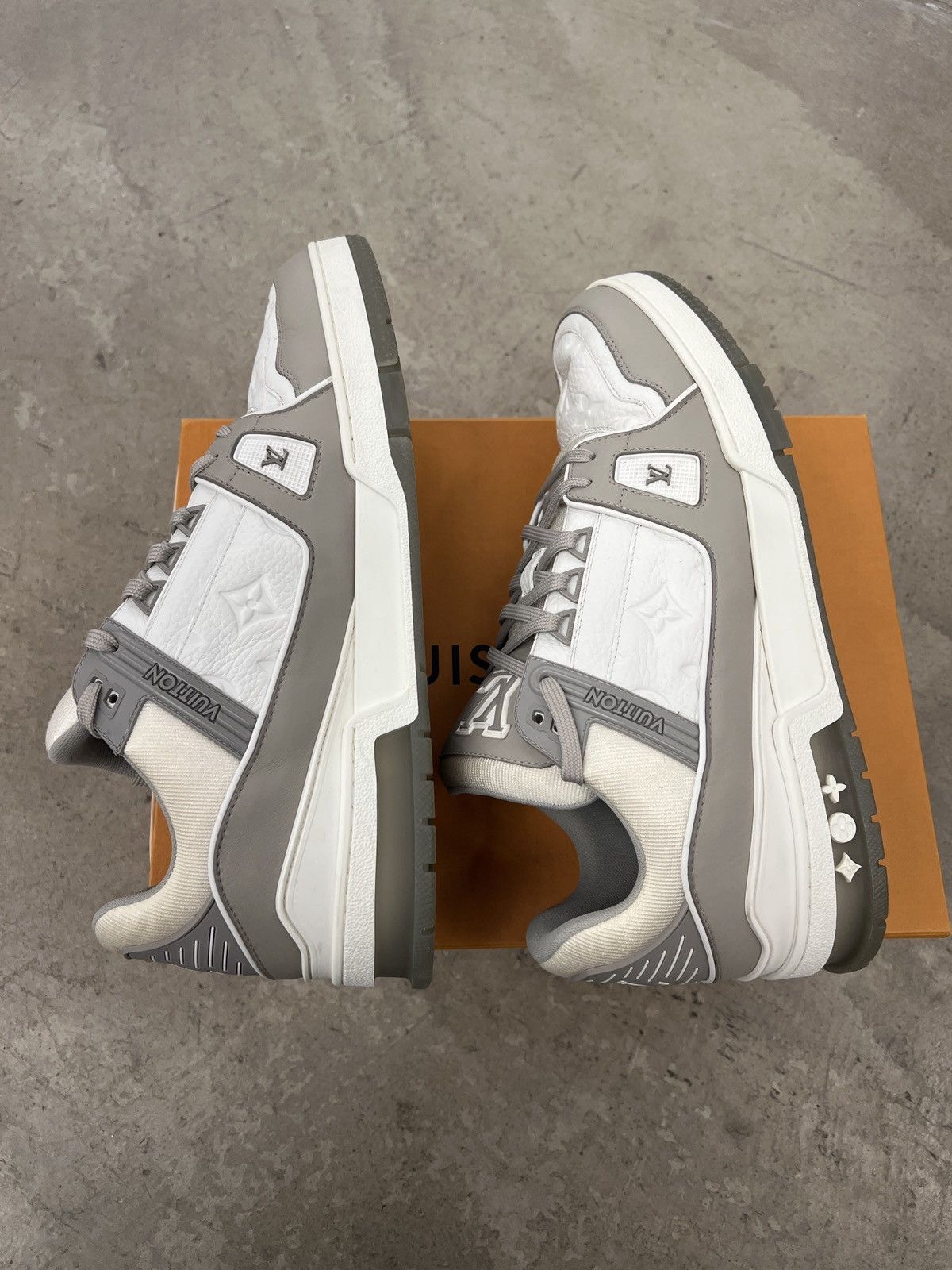 Louis Vuitton Louis Vuitton LV Monogram Grey Trainer Size US 10 / EU 43 - 5 Thumbnail