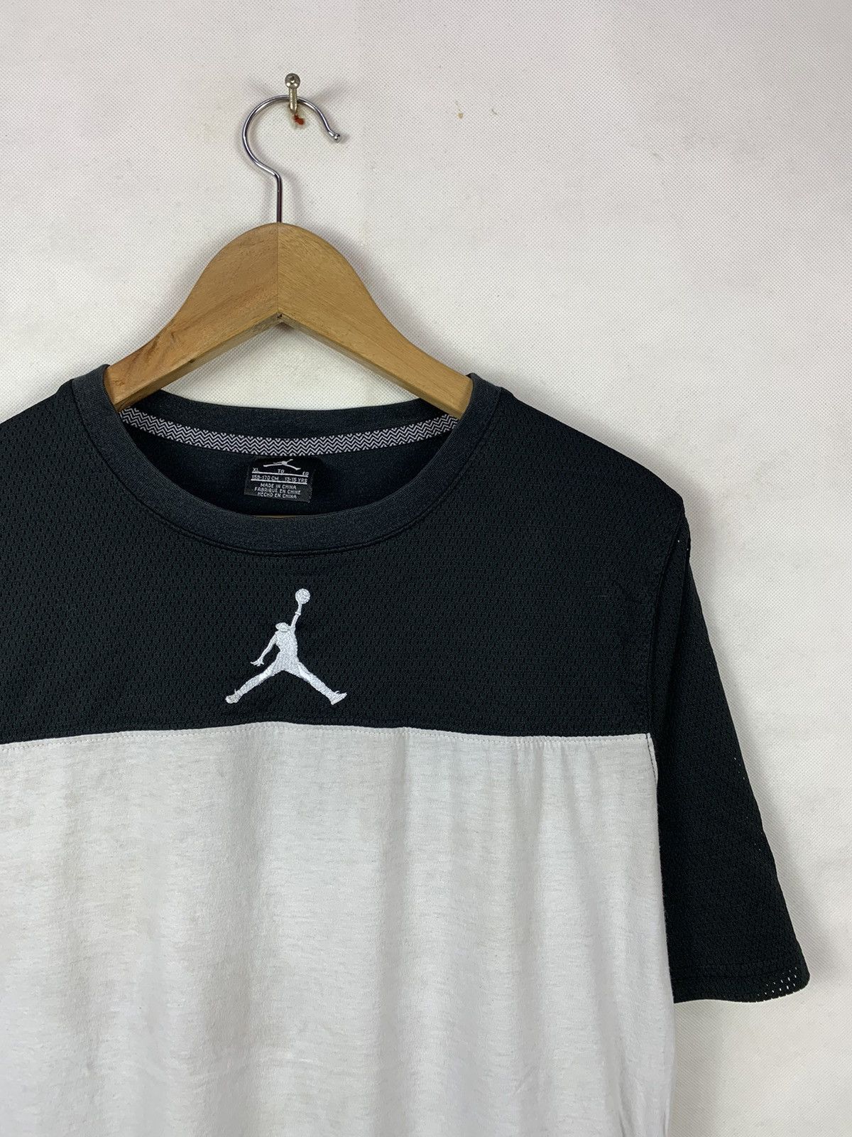 Other Steals! Air Jordan Basketball Mesh Tee Jumping Man Size US S / EU 44-46 / 1 - 3 Thumbnail