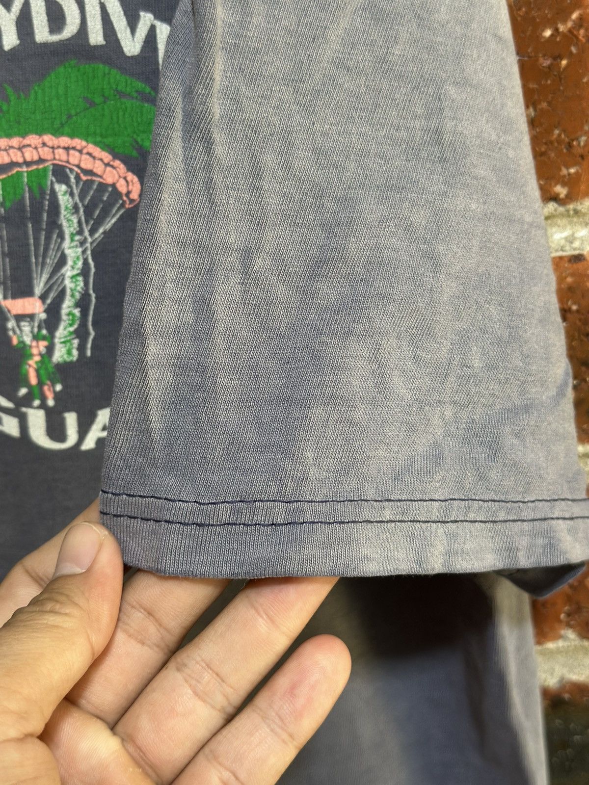 Hanes Thrashed Vintage Skydive Guam Faded Tee Size US L / EU 52-54 / 3 - 7 Thumbnail