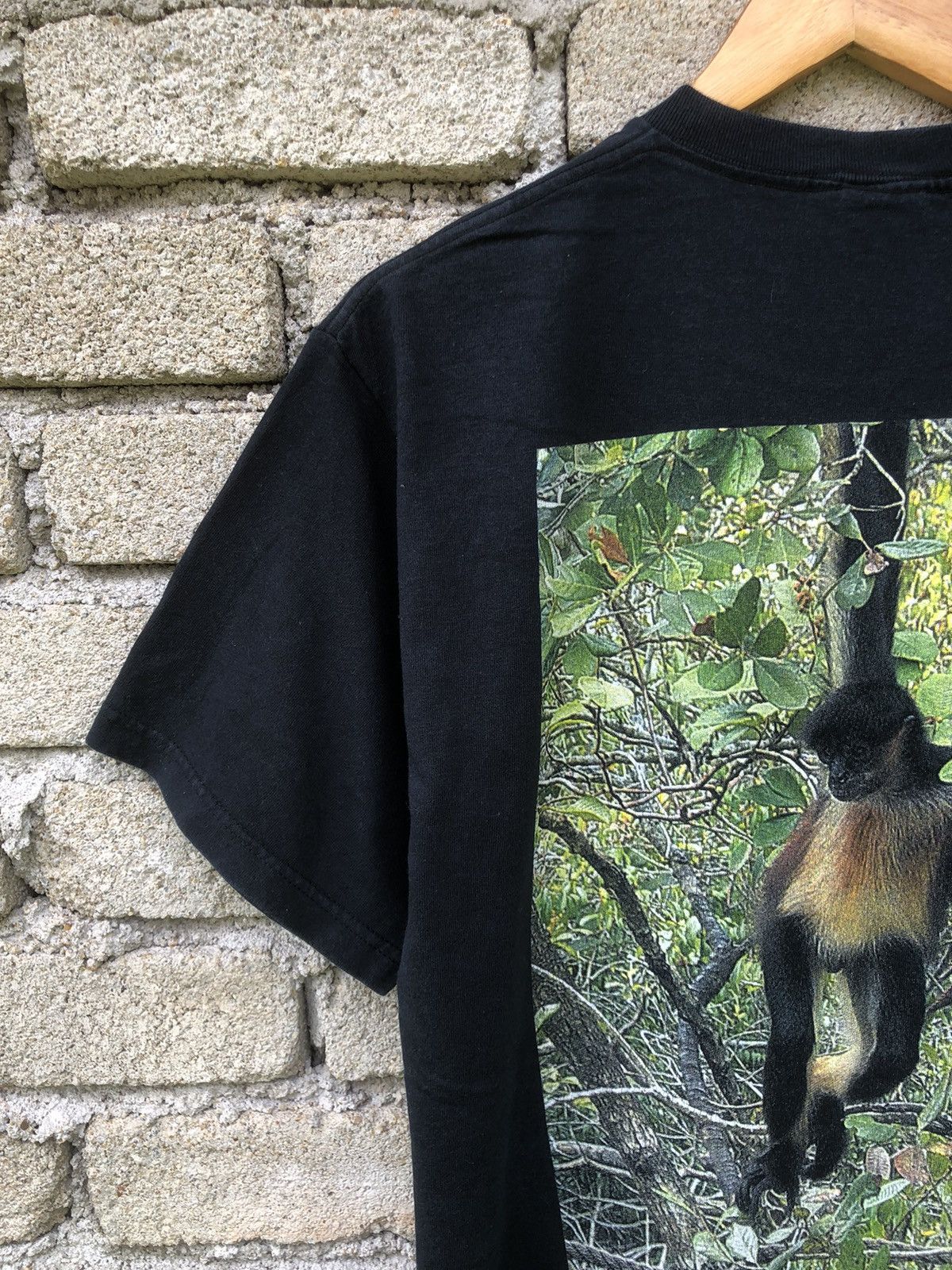 The Mountain Vintage Y2K Hanging Out In Belize,Central America Tshirt Size US L / EU 52-54 / 3 - 6 Thumbnail