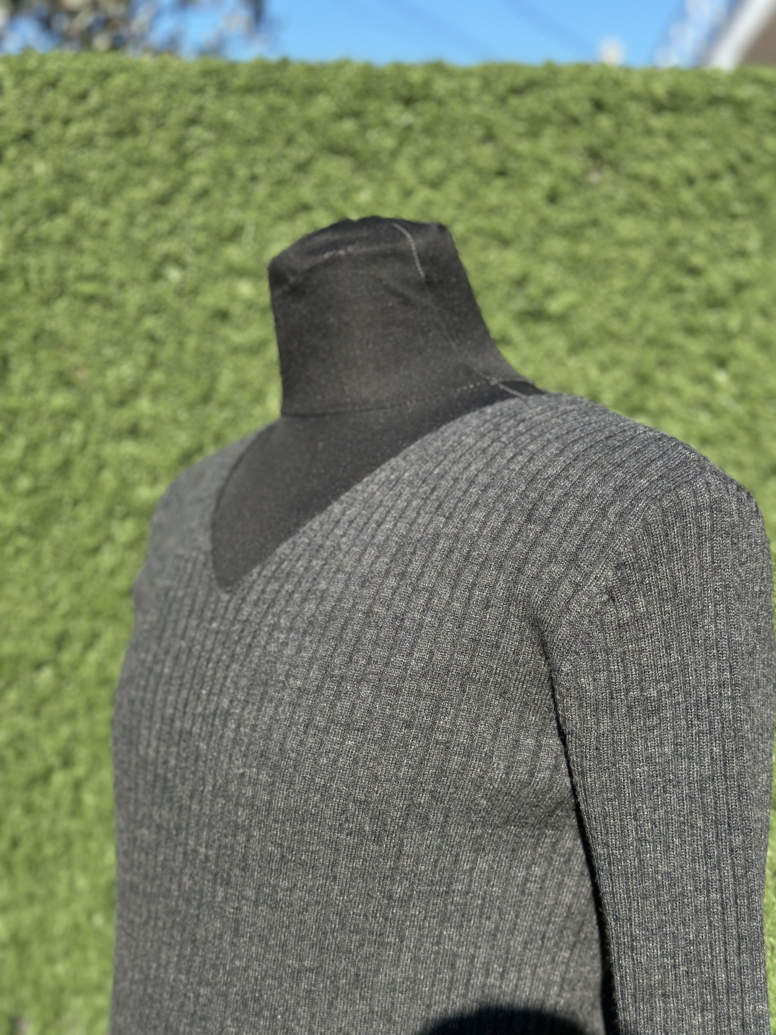 Prada Prada Cashmere Cardigan Size IT 38 Slim Wide V Neck Knit Size M / US 6-8 / IT 42-44 - 8 Thumbnail