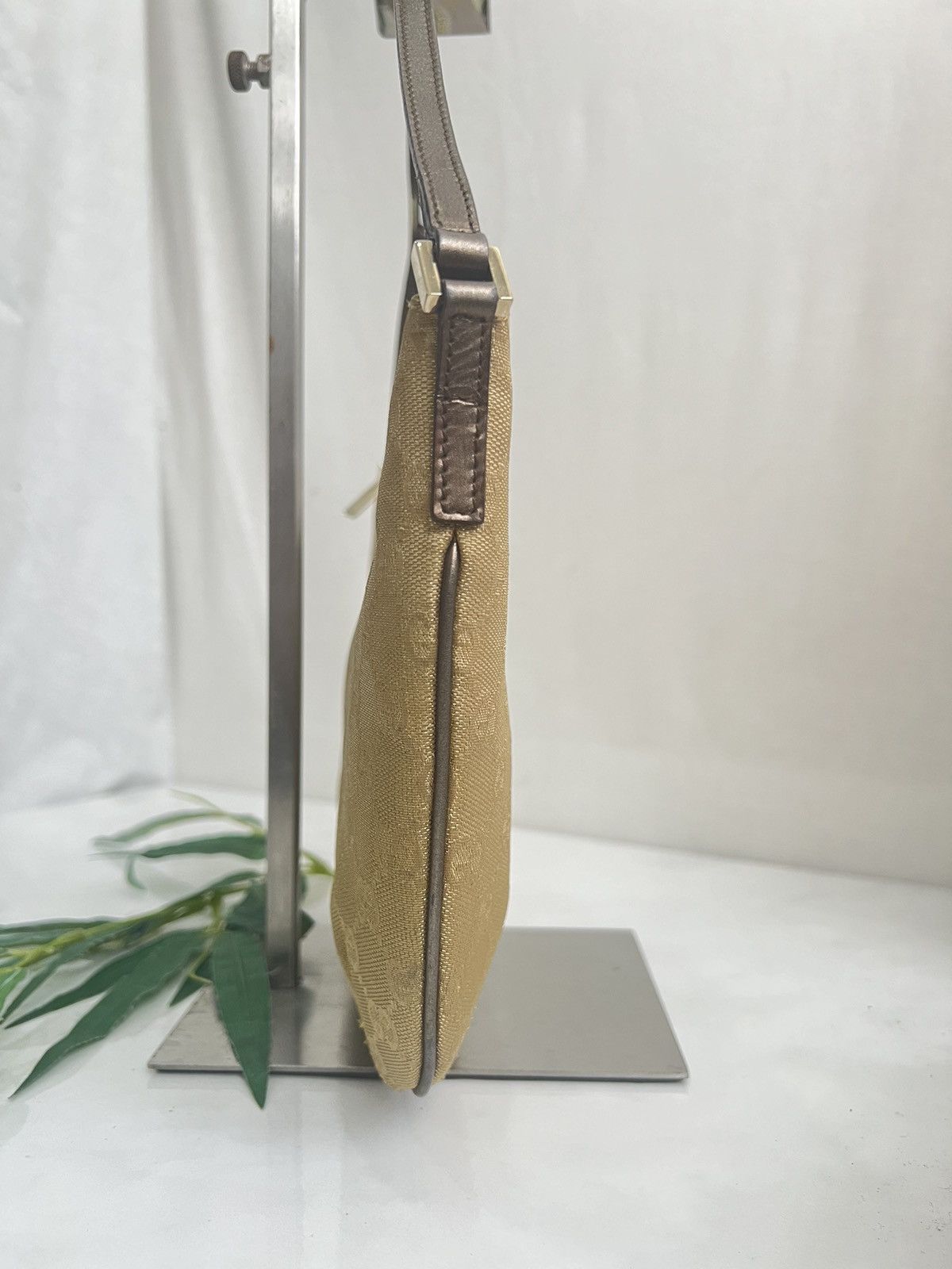 Gucci Authentic GUCCI Gold GG canvas shoulder bag Size ONE SIZE - 4 Thumbnail