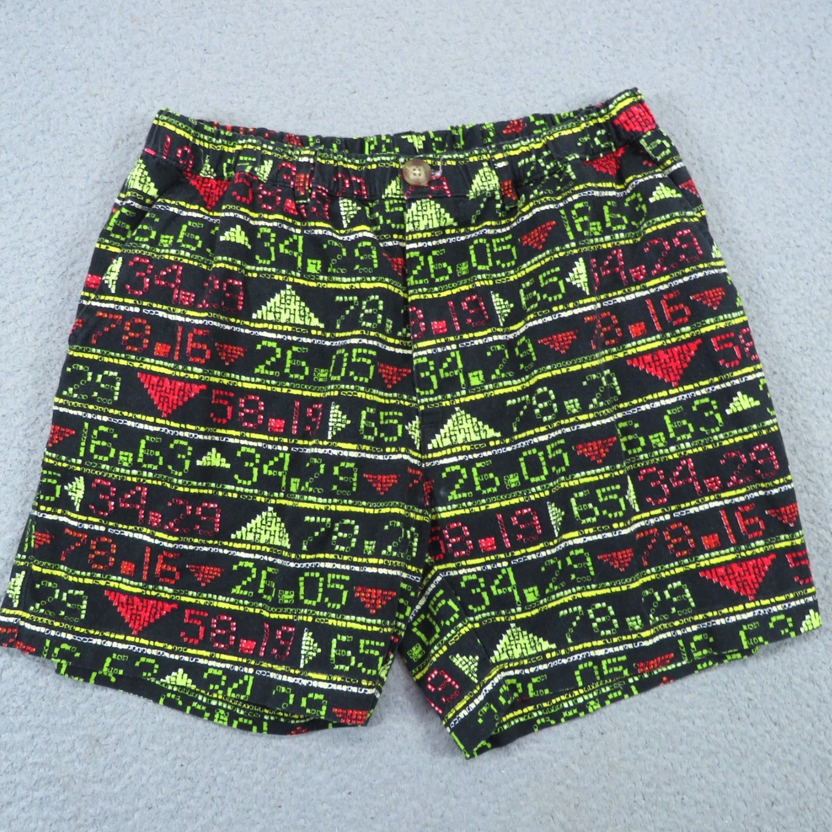 Chubbies Chubbies Shorts Men Medium 5" Black Lime Red Aztec Graphic Tribal Print Geometric Pattern Casual Size US 30 / EU 46 - 2 Thumbnail