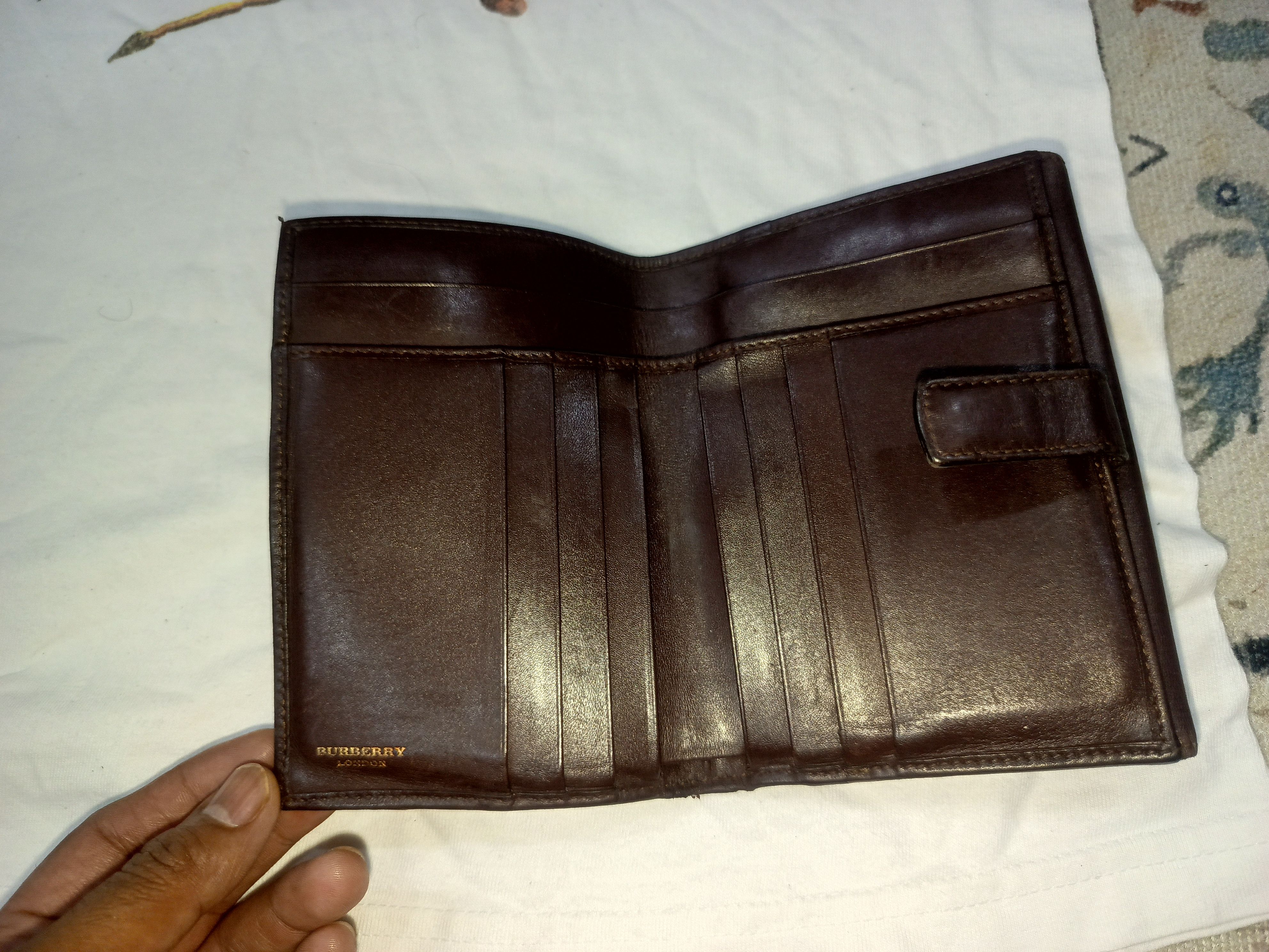 Burberry Burberry Buckle Haymarket Wallet Unisex Size ONE SIZE - 8 Thumbnail