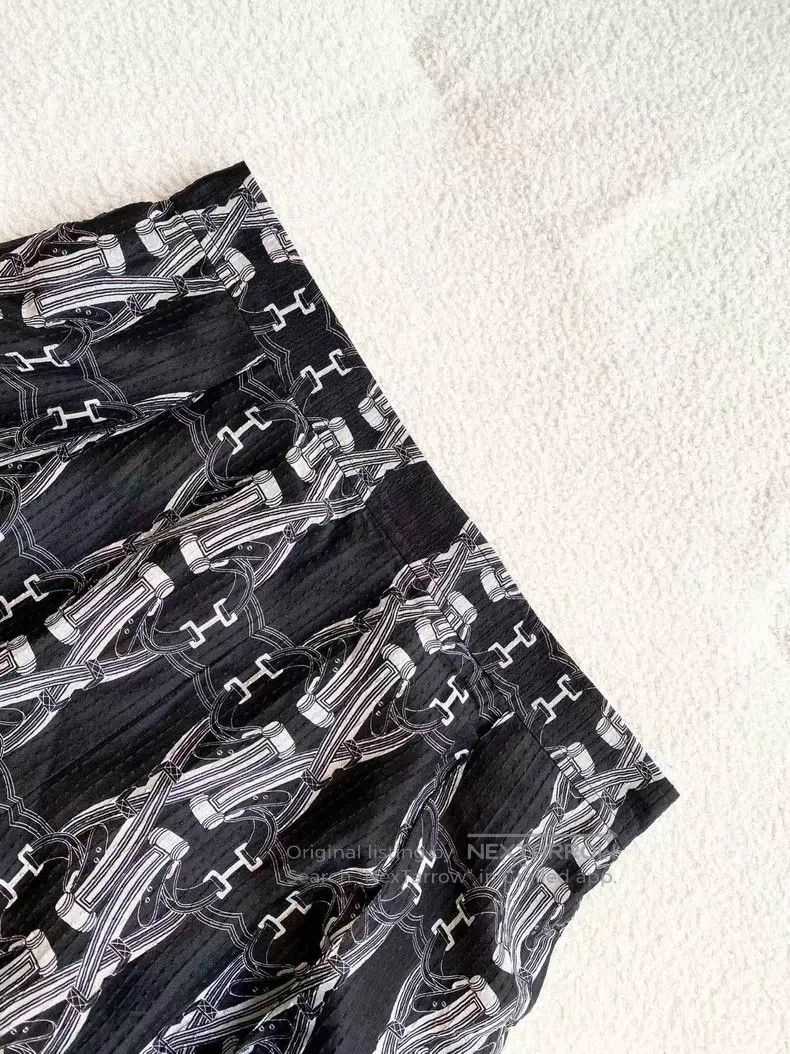 Hermes Hermes Silk Black Lock Closure Printed Full Print Mulberry Size 24" / US 00 / IT 34 - 4 Thumbnail