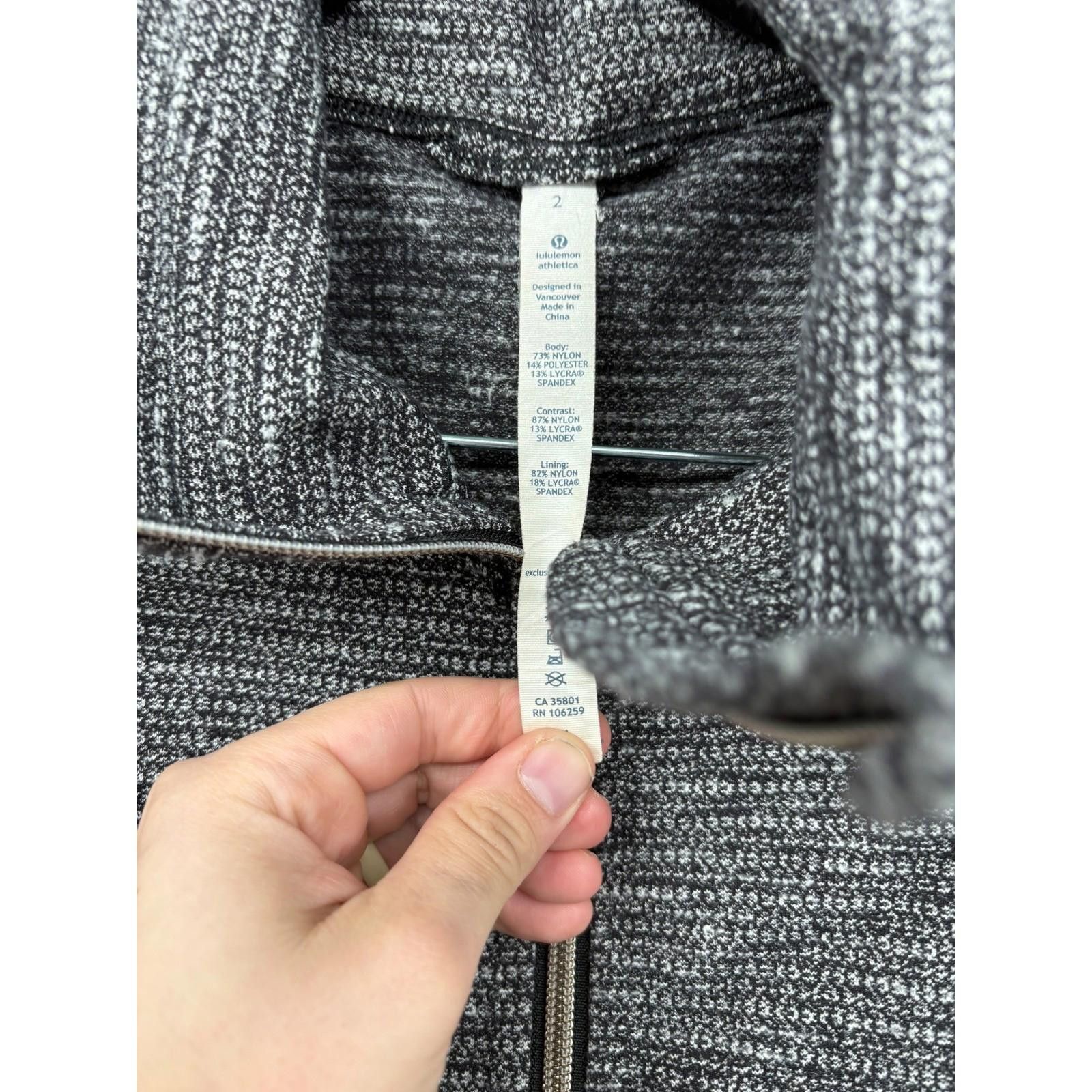 Lululemon Lululemon Daily Yoga Jacket in Coco Pique Black/Gray Size 2 Size XS / US 0-2 / IT 36-38 - 5 Thumbnail