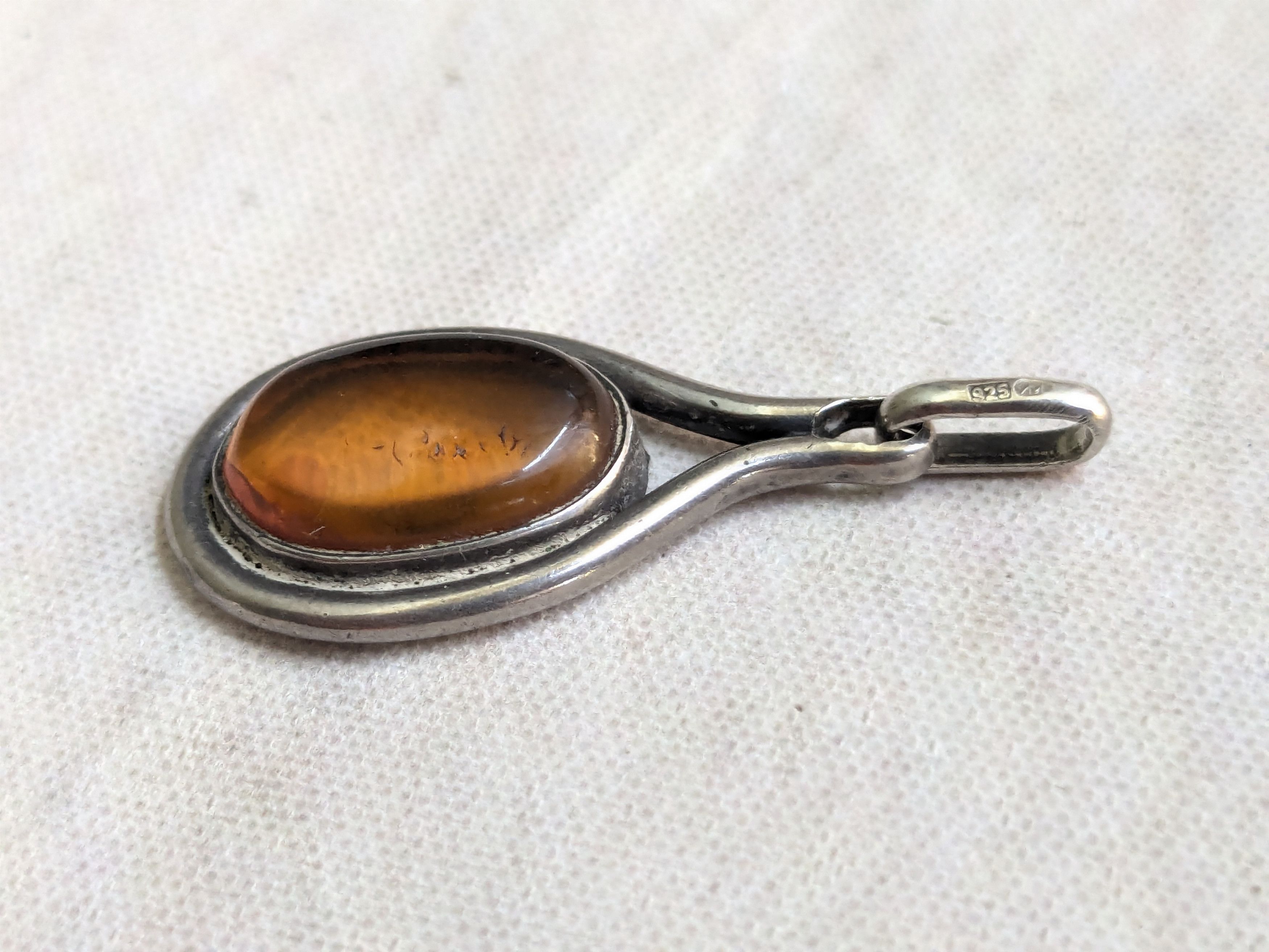Jewelry × Vintage Vintage Sterling Silver Pendant Orange Amber Size ONE SIZE - 3 Thumbnail
