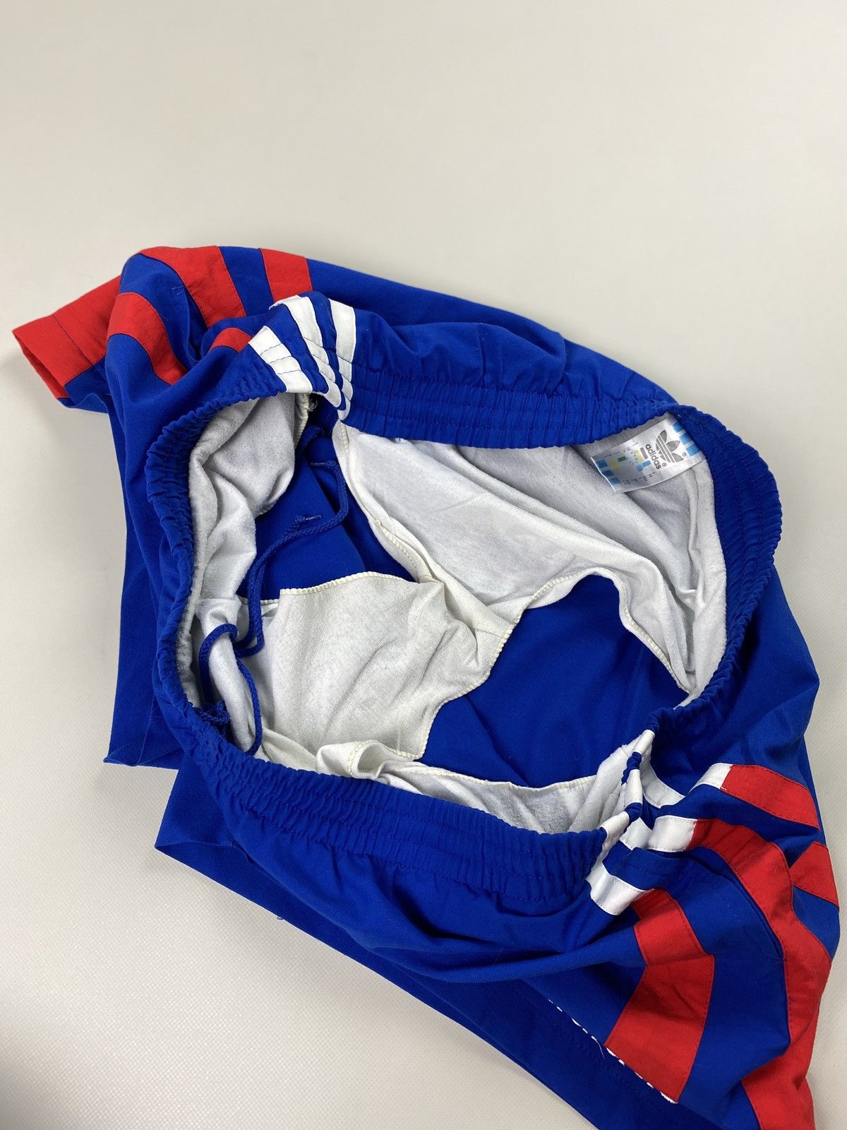 Vintage Adidas vintage men’s shorts size L Size US 34 / EU 50 - 13 Thumbnail