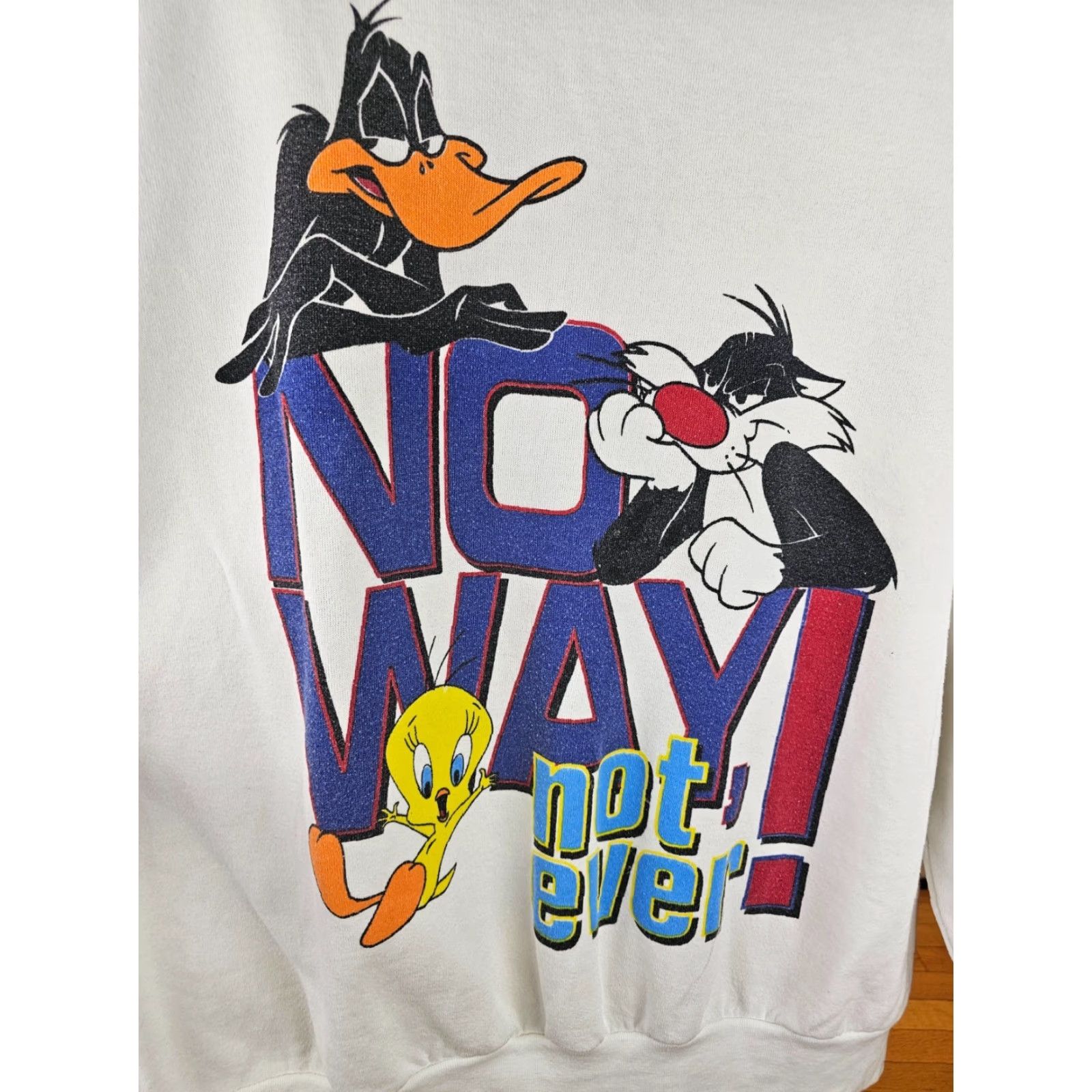 Vintage VINTAGE Looney Tunes Sweatshirt ONE White 2XL Sweatshirt Long Sleeve Pullover Lined Camouflage Detail 90s Era Mens Creeps Size US XXL / EU 58 / 5 - 2 Thumbnail