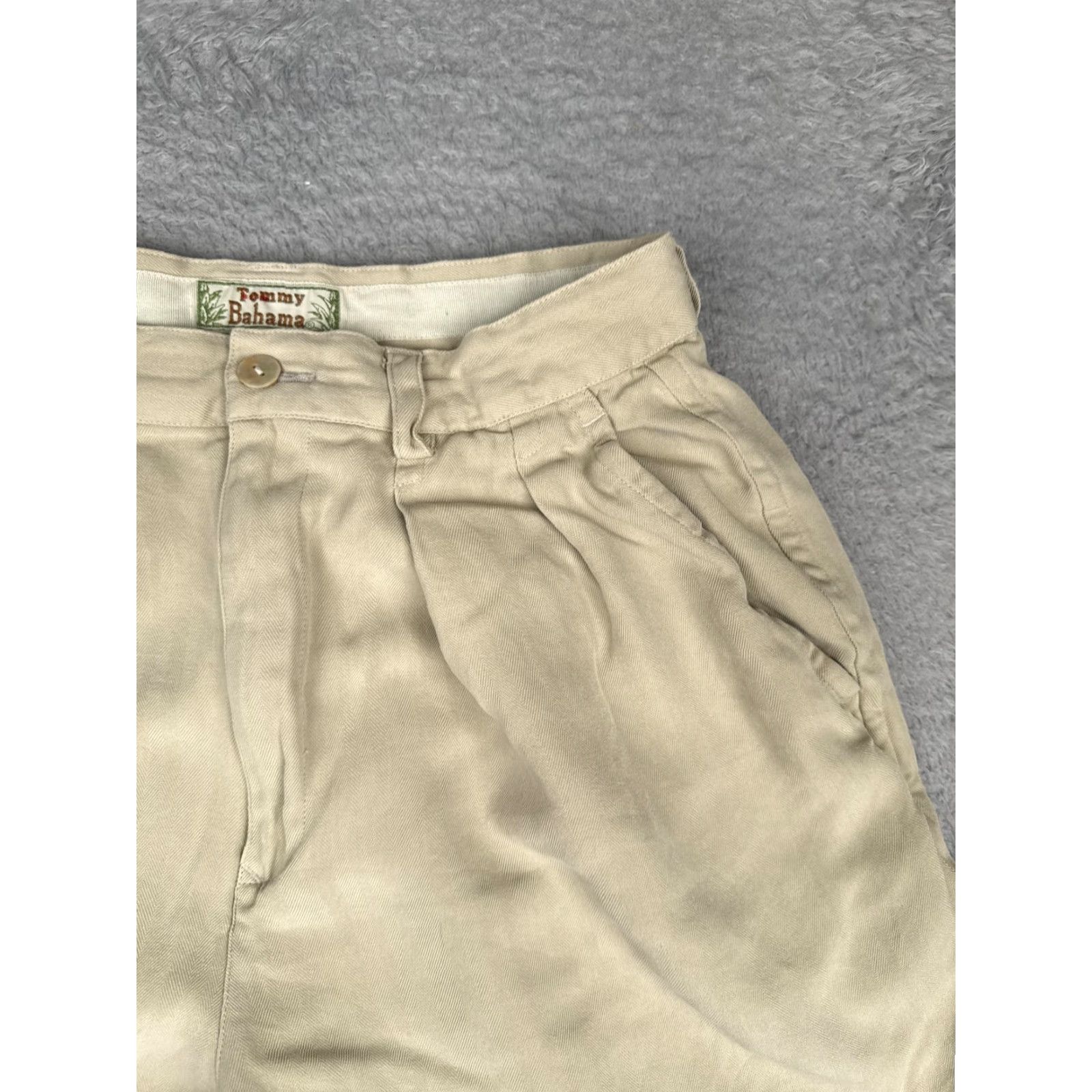 Tommy Bahama Tommy Bahama Shorts Women 8 Beige Silk Pleated Front Bermuda Casual Resort Herringbone Pockets 6 In Inseam High Rise Size 30" / US 8 / IT 44 - 5 Thumbnail