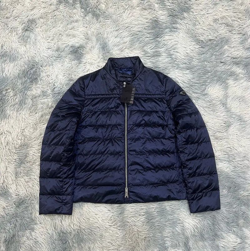 Prada Prada Men's Navy Down Jacket in Size S Size US S / EU 44-46 / 1 - 1 Thumbnail