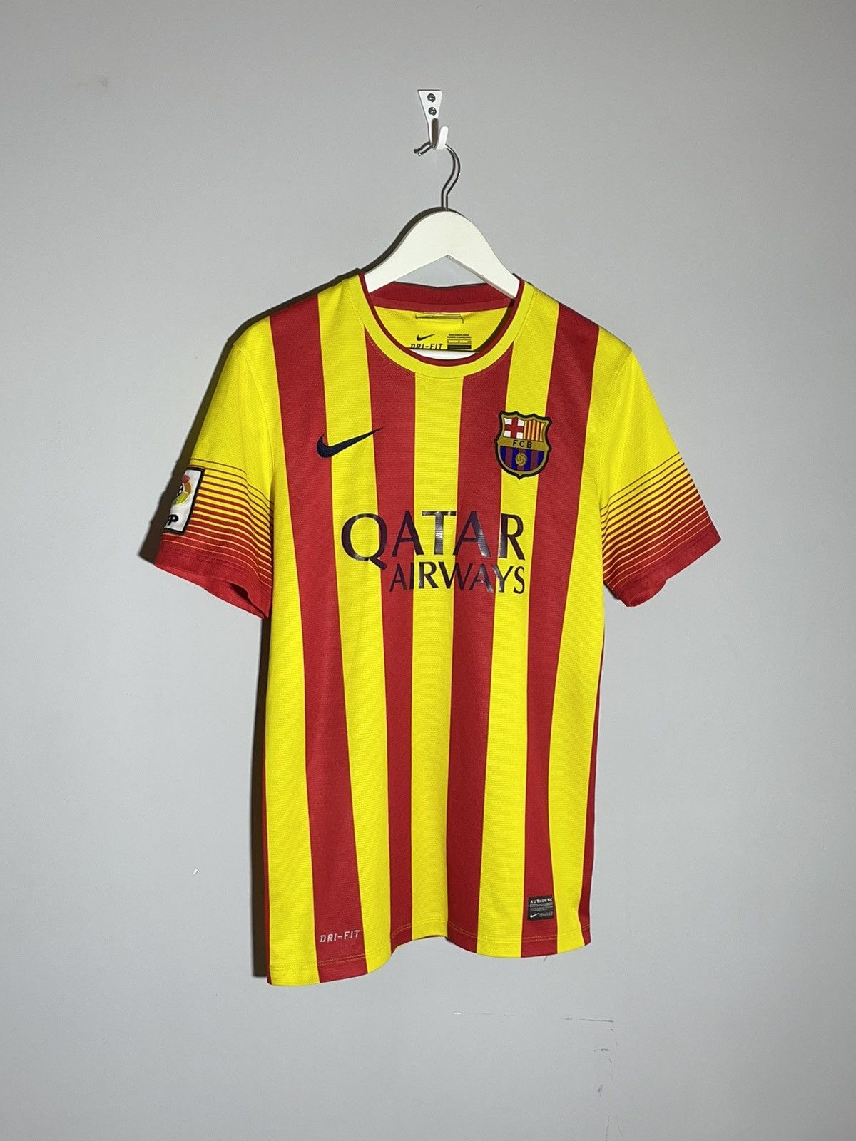 Nike F.C Barcelona Nike Y2k Blokecore 2014/15 Football Shirt Size US S / EU 44-46 / 1 - 2 Thumbnail
