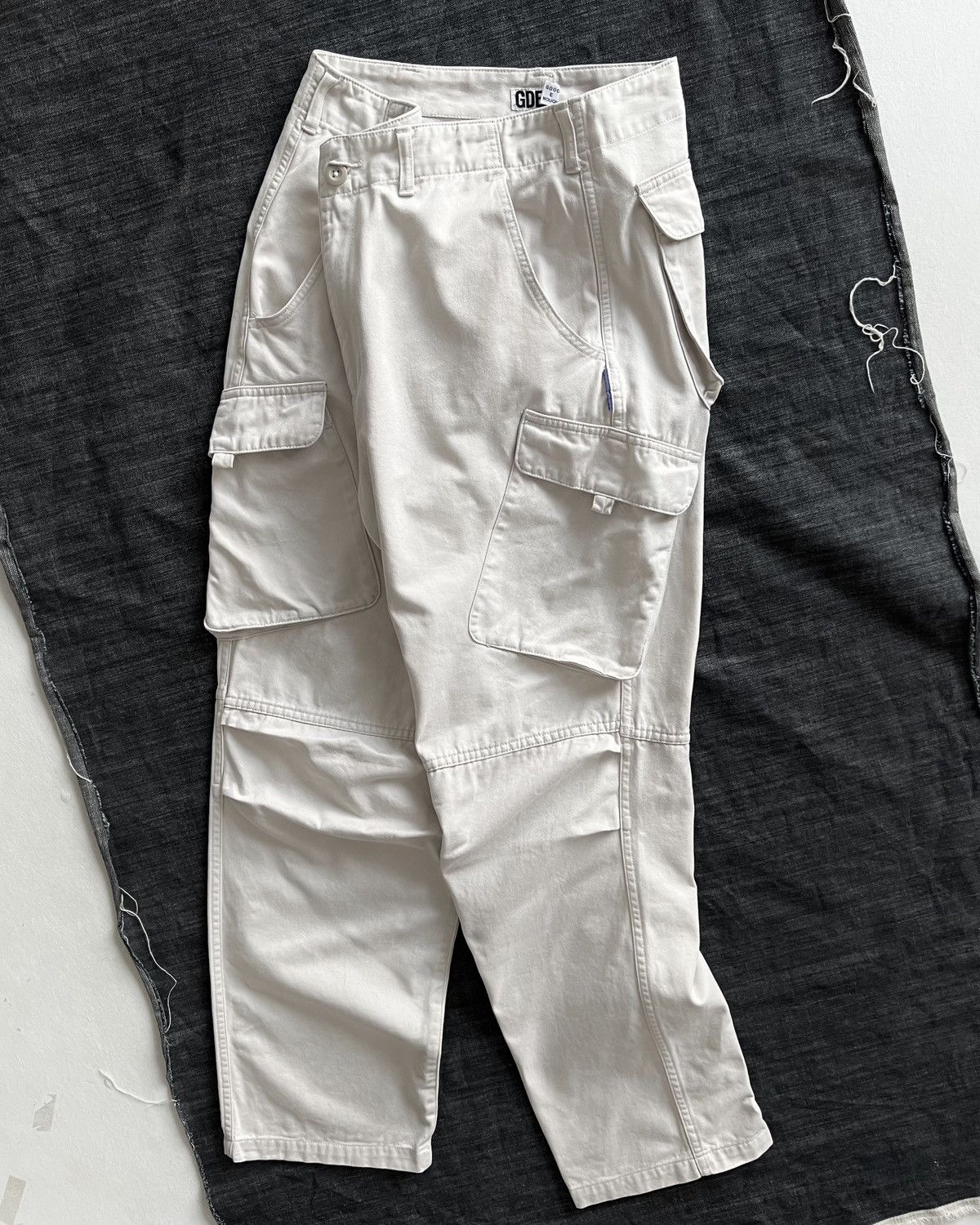 GOODENOUGH × Hiroshi Fujiwara VINTAGE GOODENOUGH CARGO PANTS Size US 31 - 9 Thumbnail