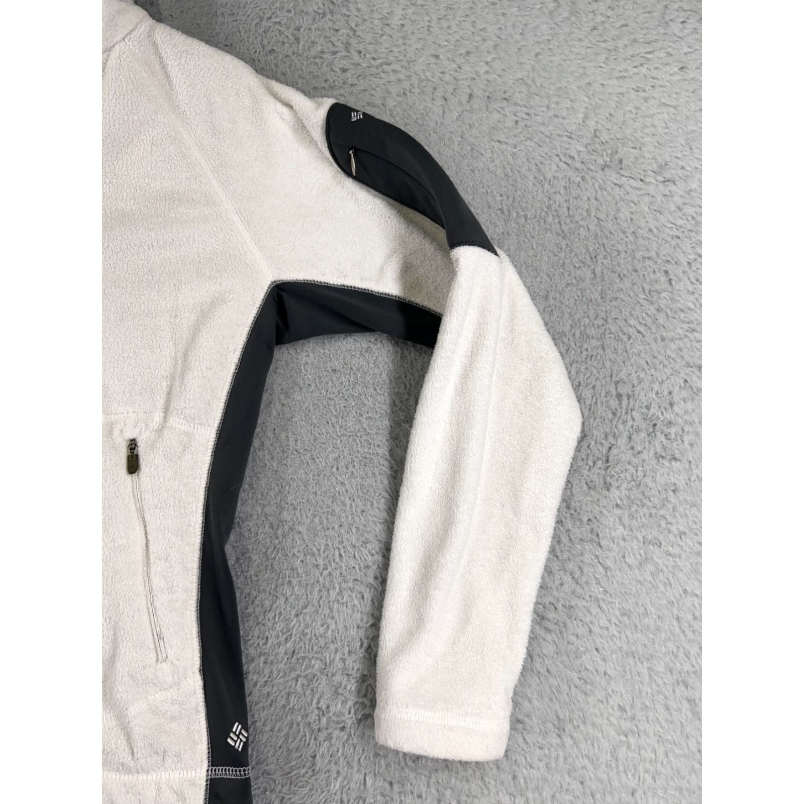 Vintage Columbia Jacket Women Small White Black Polyester Fleece Pockets Zip Zipper Embroidered Logo Cozy Hike Women Size S / US 4 / IT 40 - 5 Thumbnail