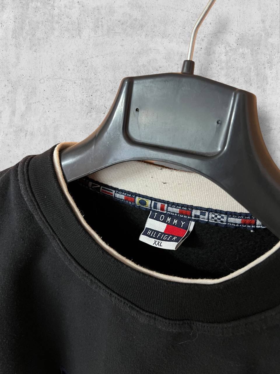 Vintage Tommy Hilfiger Sweatshirt long sleeve logo heavy co