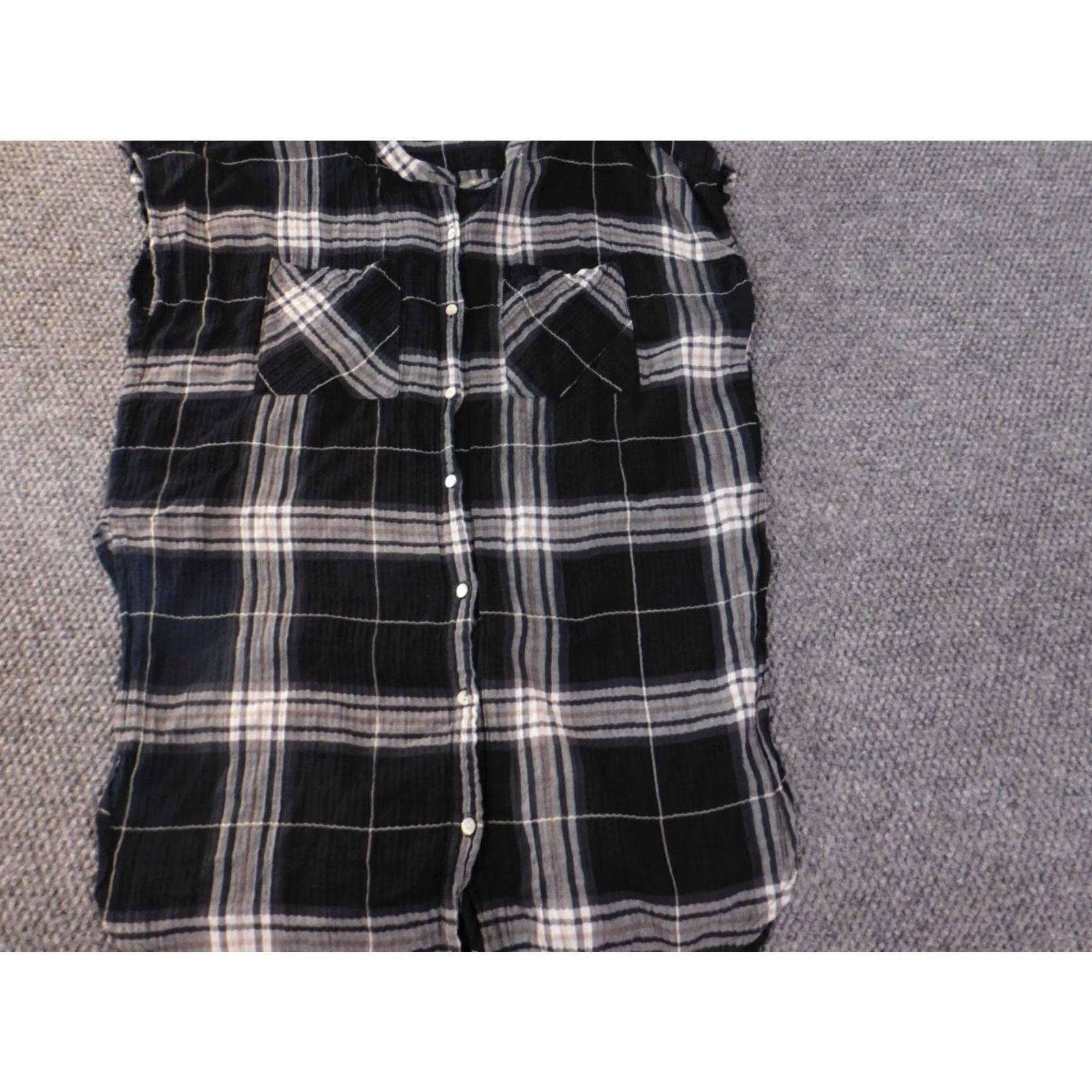 Vintage Lovestitch Womens Black Plaid Button-Up Blouse M User: Lovestitch Womens Black Plaid Button-Up Blouse M Size M / US 6-8 / IT 42-44 - 2 Thumbnail