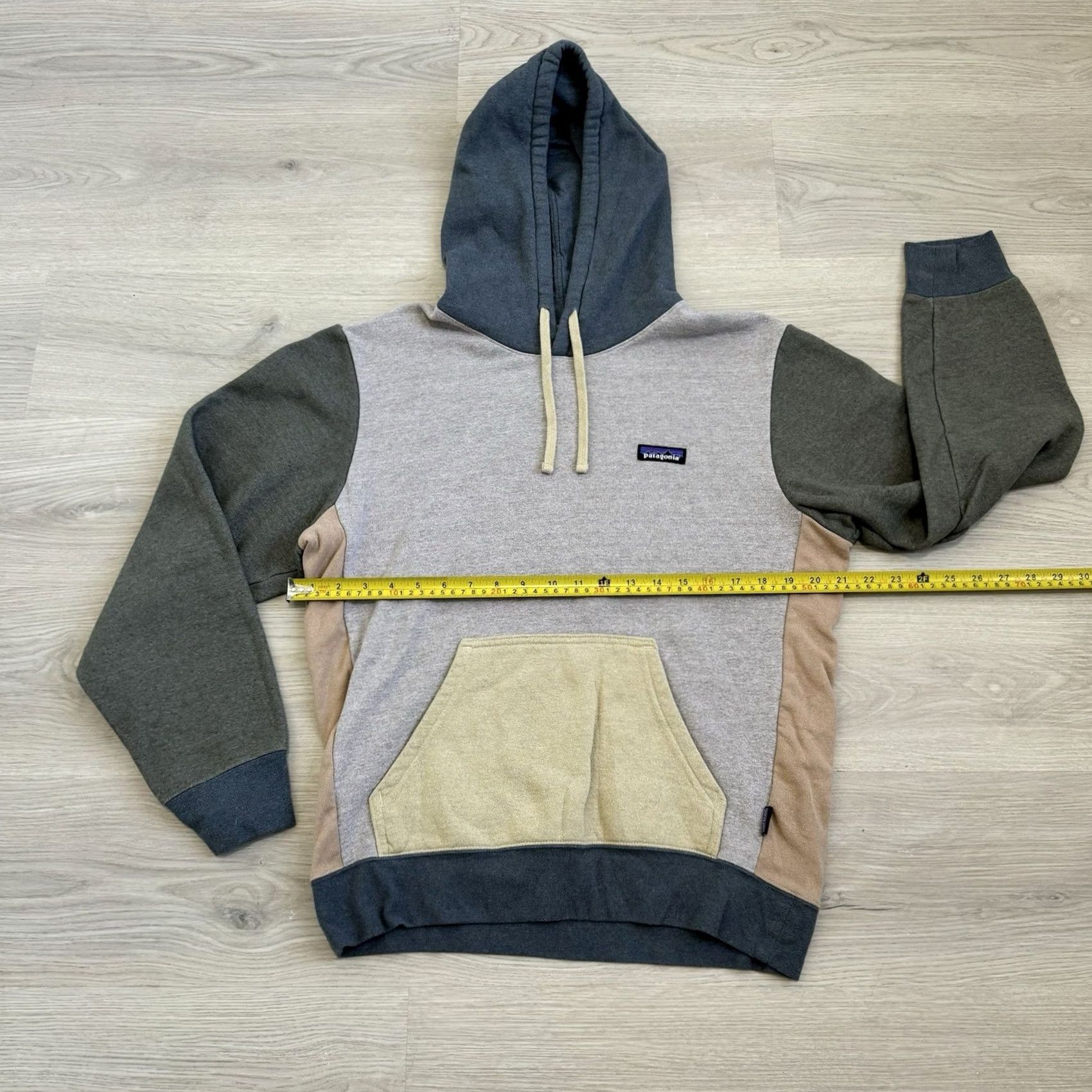 Patagonia Patagonia Hoodie Mens Pullover Hooded Fleece Logo P-6 Label Uprisal Gray Size S Coat Sweatshirt Patchwork Crew Neck Outdoor Fall Winter STY39621 Size US S / EU 44-46 / 1 - 2 Thumbnail