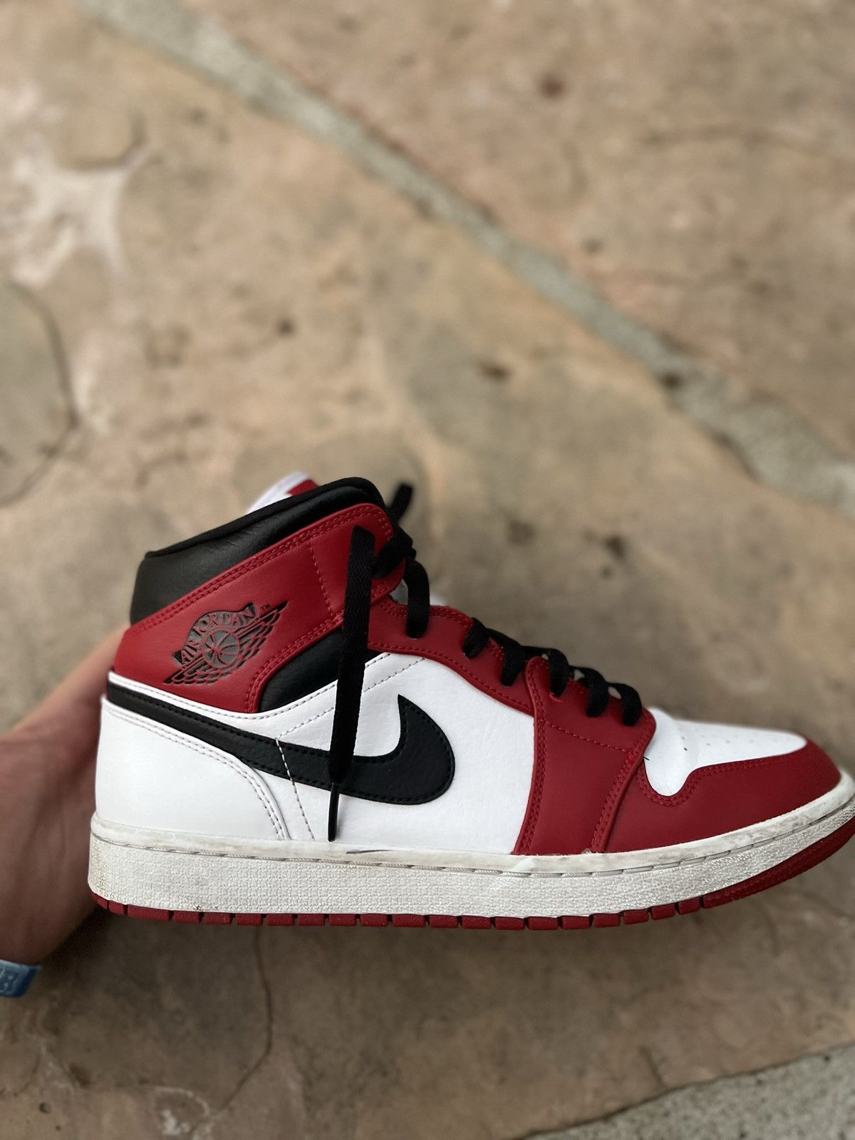 Jordan Brand × Nike Air Jordan 1 Mid Chicago 2020 Size US 9.5 / EU 42-43 - 2 Thumbnail