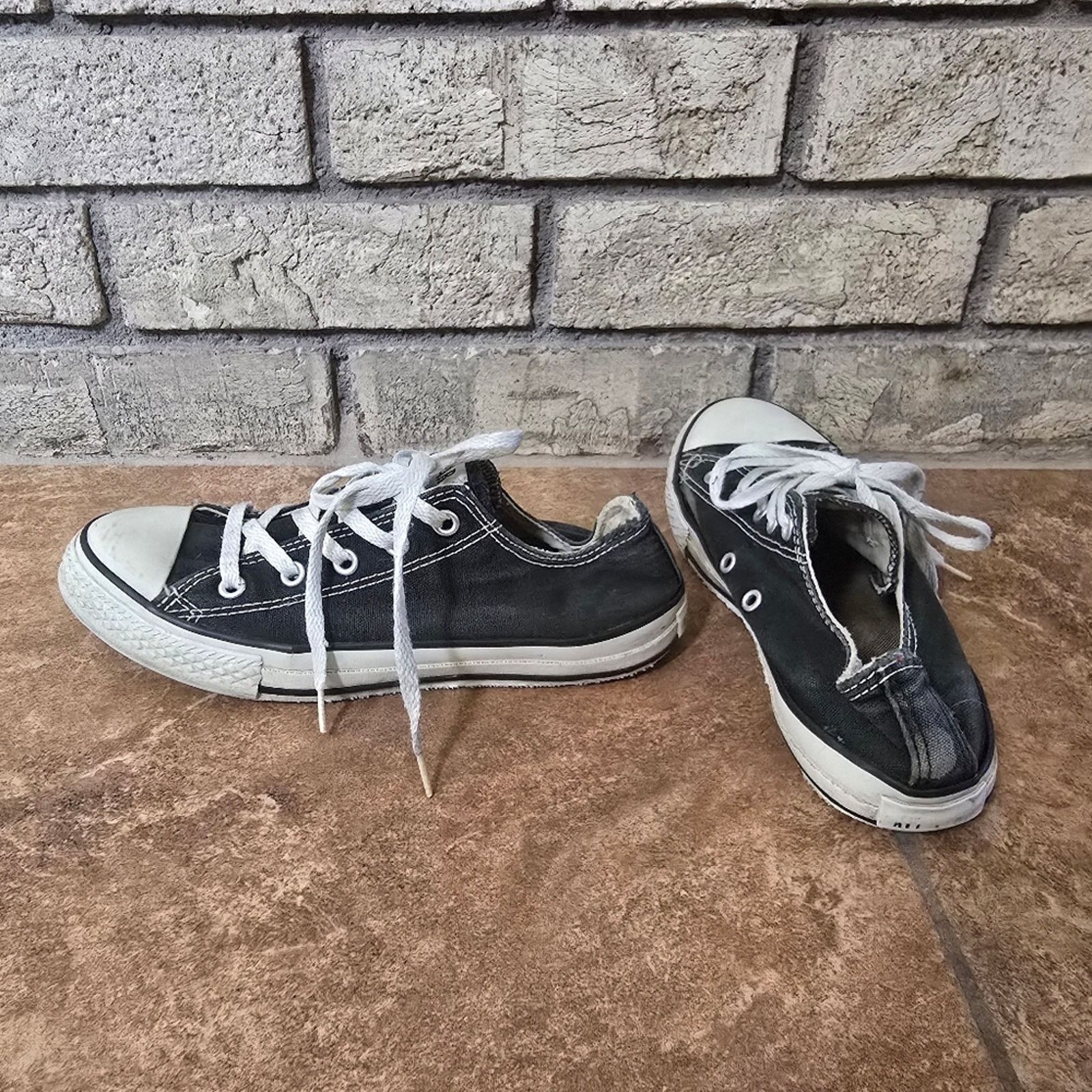 Converse Black | CONVERSE | Low Top Sneaks Size US 5 / EU 37 - 3 Thumbnail