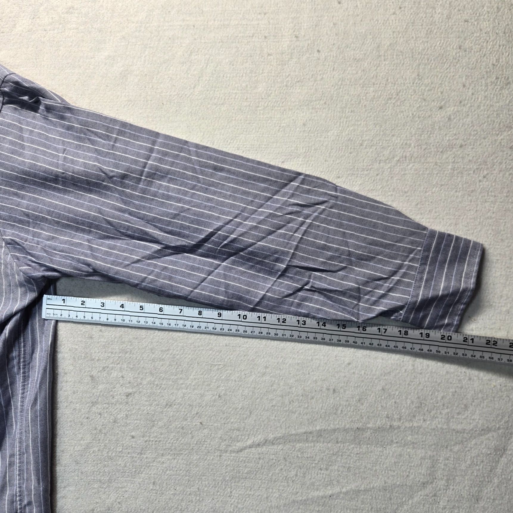 Van Heusen Vintage Van Heusen Blue Striped Dress Shirt Men’s 16.5 Long Sleeve Regular Fit Business Formal Size 42R - 5 Thumbnail