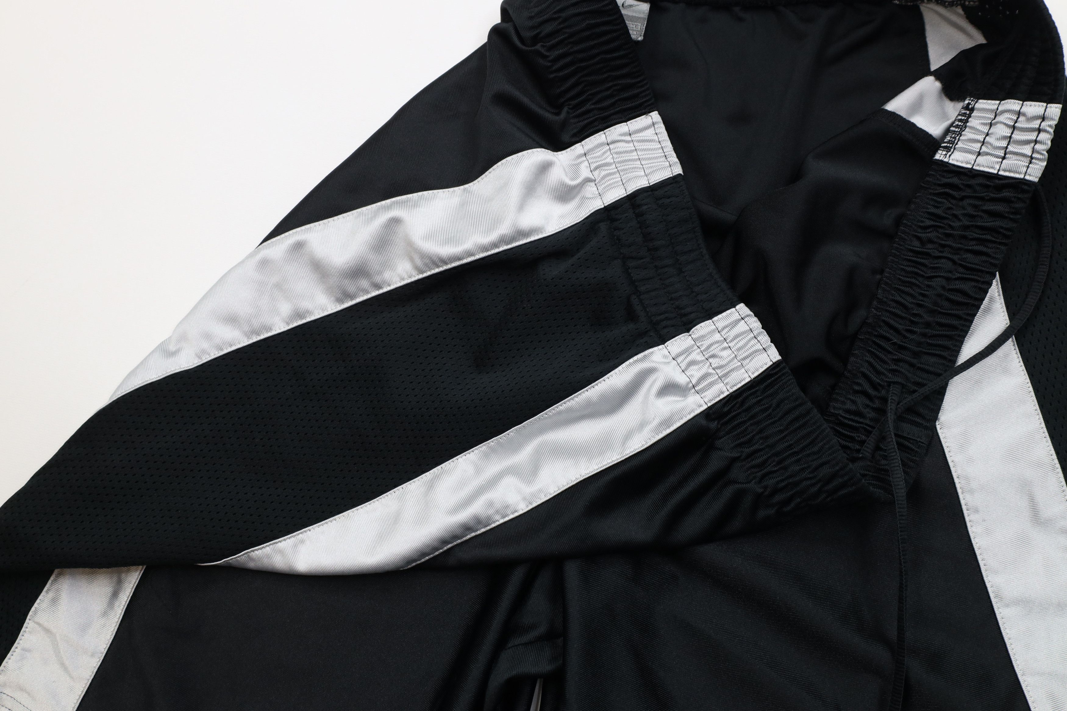 Nike Vintage Y2K Nike Mini Swoosh Dazzle Basketball Shorts Black Size US 32 / EU 48 - 6 Thumbnail