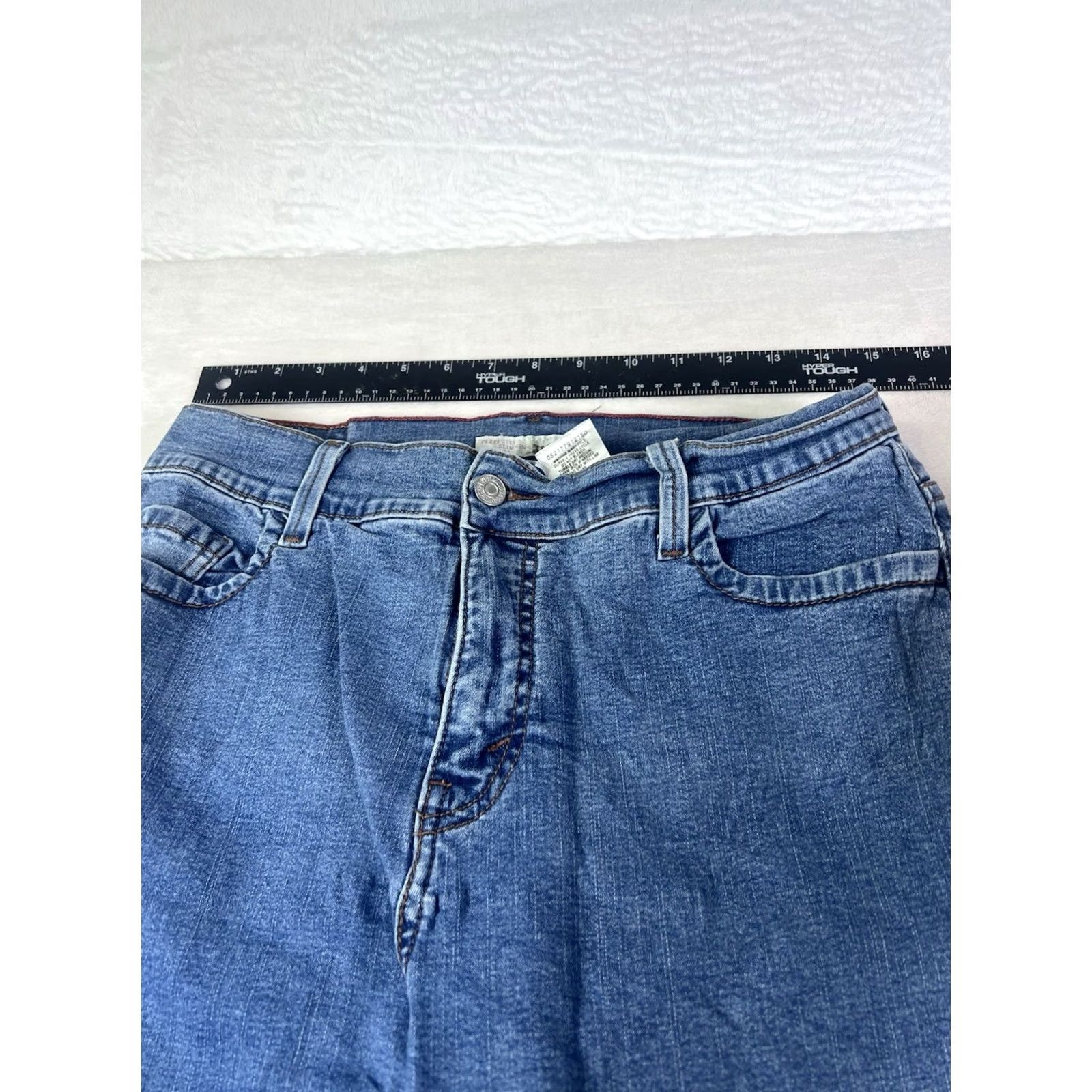 Levi's Levi's 512 Capri Jeans Women's Slimming Size 14 Denim Blue Capri Jeans Capris Slimming Pockets 19 Inseam 30 Waist Denim Blue Size 36" / US 14 / IT 50 - 5 Thumbnail