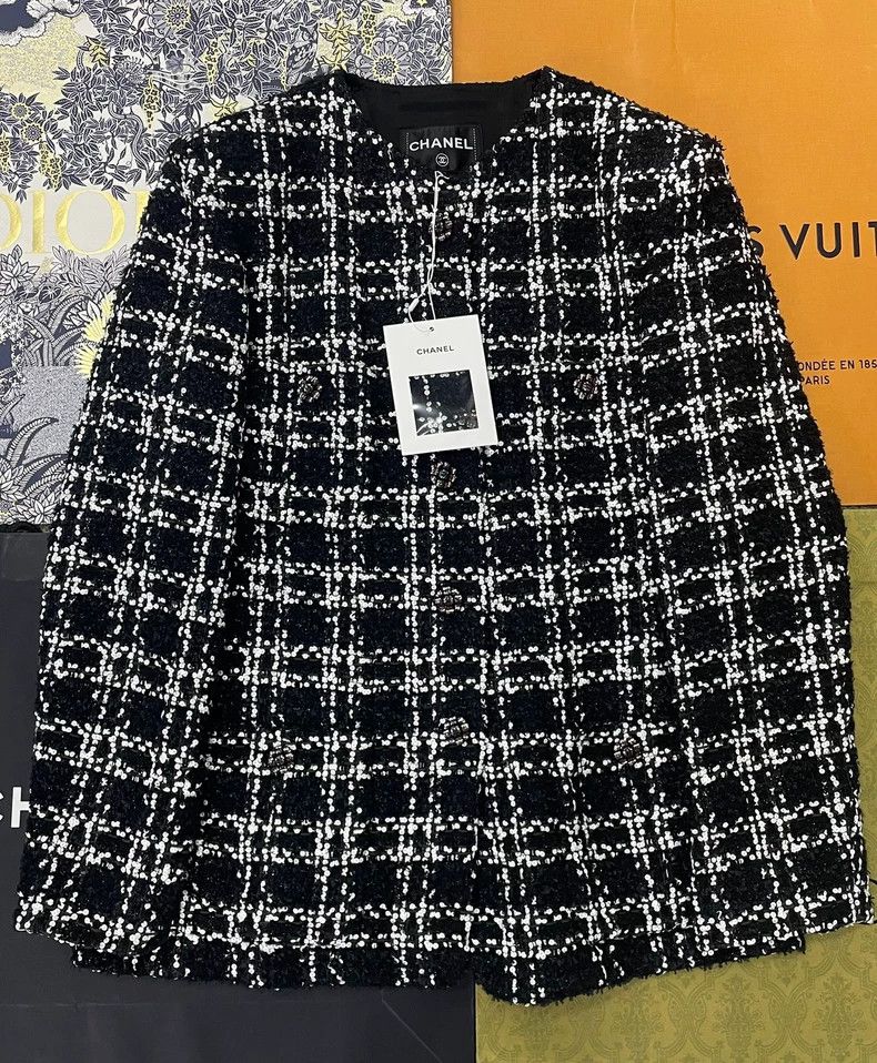 Chanel chanel Black and white sequin diamond-buttoned four-pocket Size M / US 6-8 / IT 42-44 - 1 Thumbnail