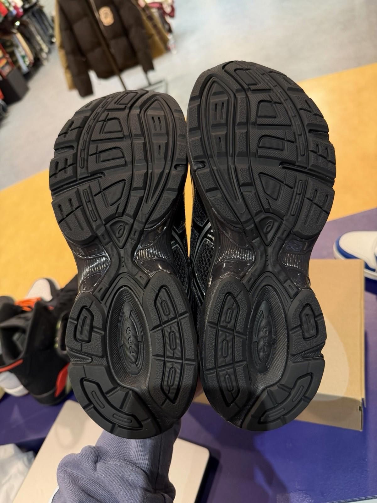 Asics ASICS Gel-1130 Black Pure Silver Men (9.5) 1201A906-001 NEW Size US 9.5 / EU 42-43 - 9 Thumbnail