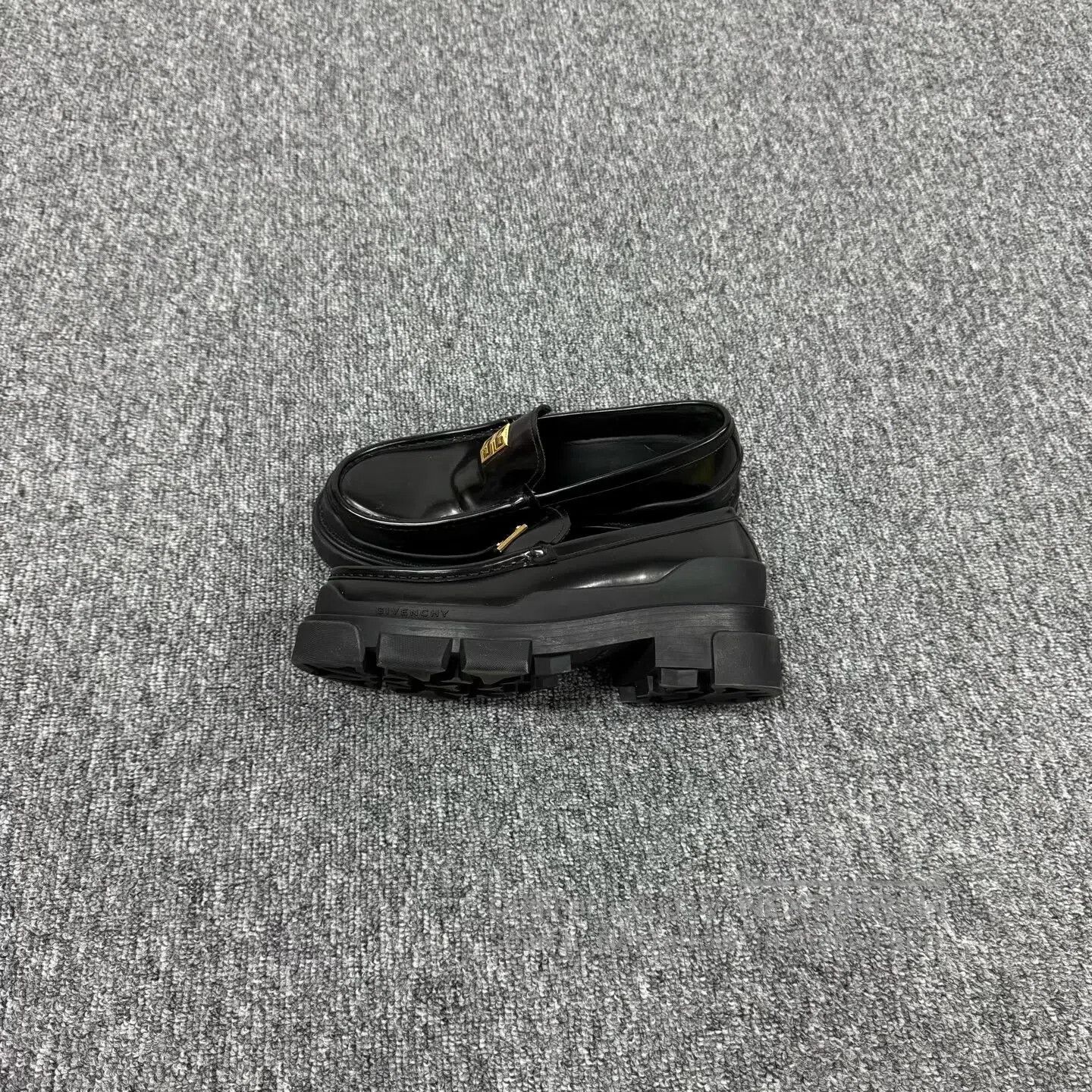 Givenchy Givenchy black gold Le Fu Shoes| Size US 5.5 / IT 35.5 - 3 Thumbnail