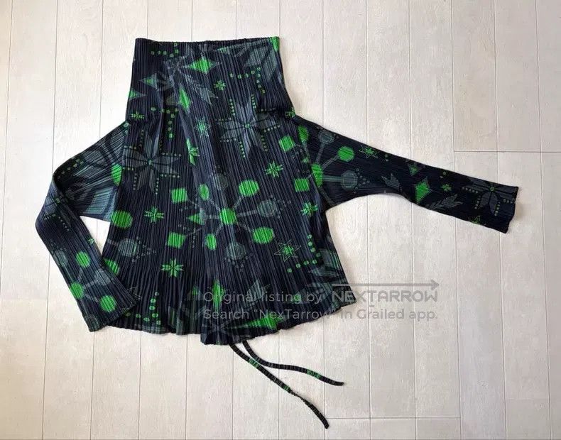 Other Issey Miyake Green Long Sleeve Top Size L / US 10 / IT 46 - 1 Thumbnail