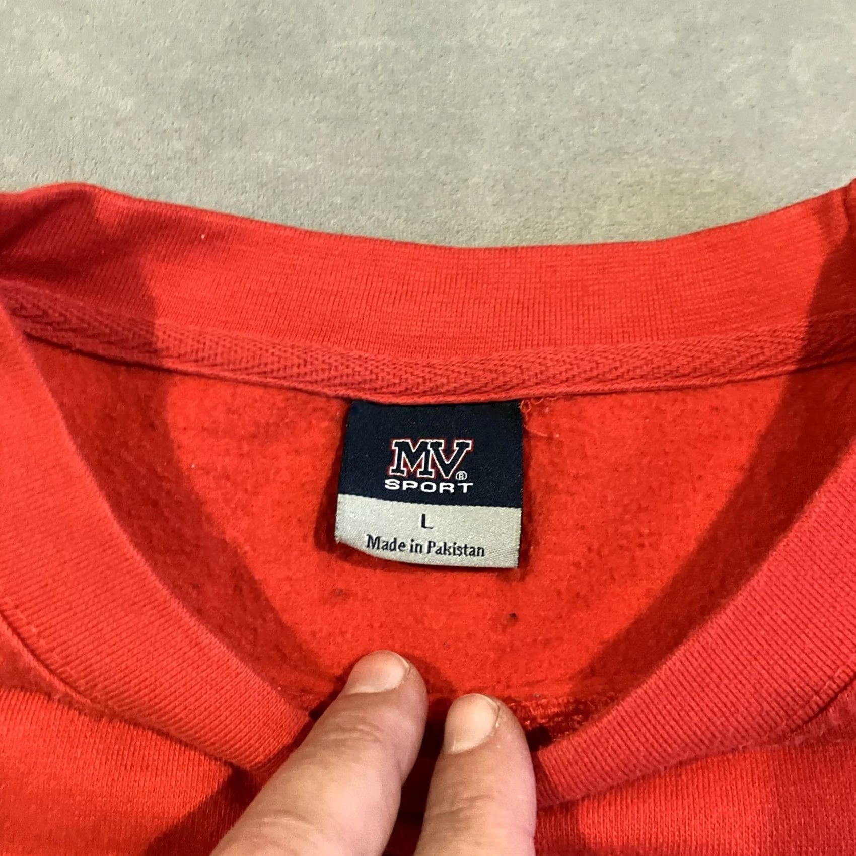 Hartford VINTAGE MV Sport University Of Hartford Red Crewneck Sweatshirt Large Men Crew Neck Sweatshirt Regular Fit Cotton Red University Shirt Size US L / EU 52-54 / 3 - 3 Thumbnail