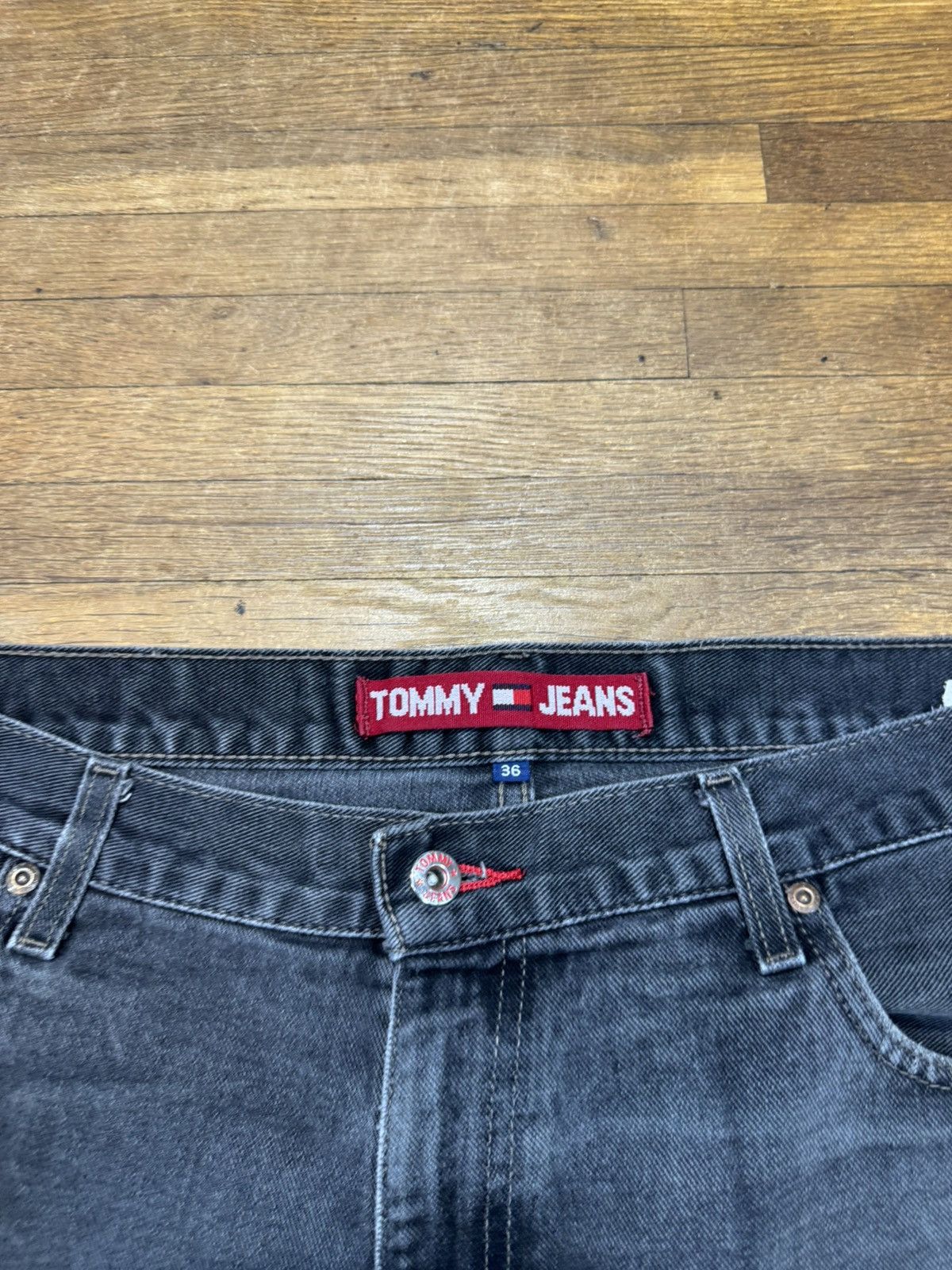 Tommy Hilfiger Vintage Tommy Hilfiger Black Denim Shorts Size US 36 / EU 52 - 3 Thumbnail