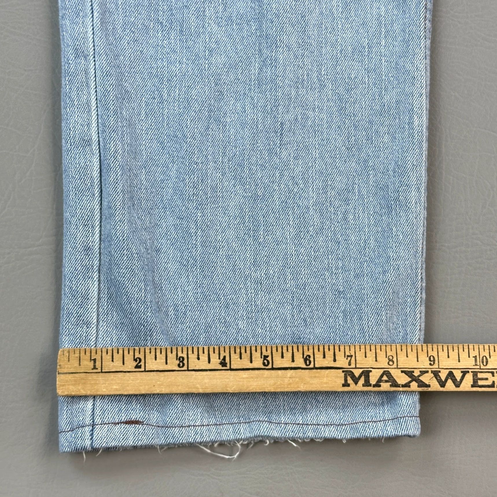 Levi's VINTAGE Levi's 505 Jeans Mens 36x36 36x33 Light Wash Regular Straight Fit Y2K Jeans Mens Size US 36 / EU 52 - 4 Thumbnail