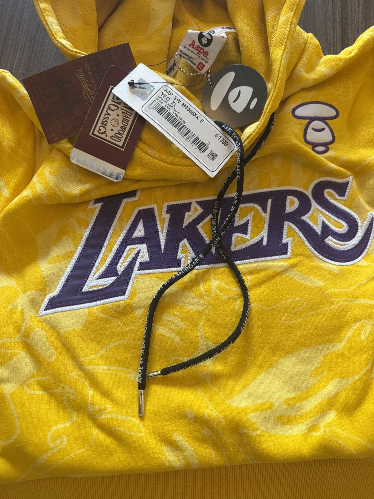Bape × Mitchell & Ness × NBA AAPE By A Bathing Ape Lakers Hoodie Yellow Camo XL NBA MN Size US XL / EU 56 / 4 - 4 Thumbnail