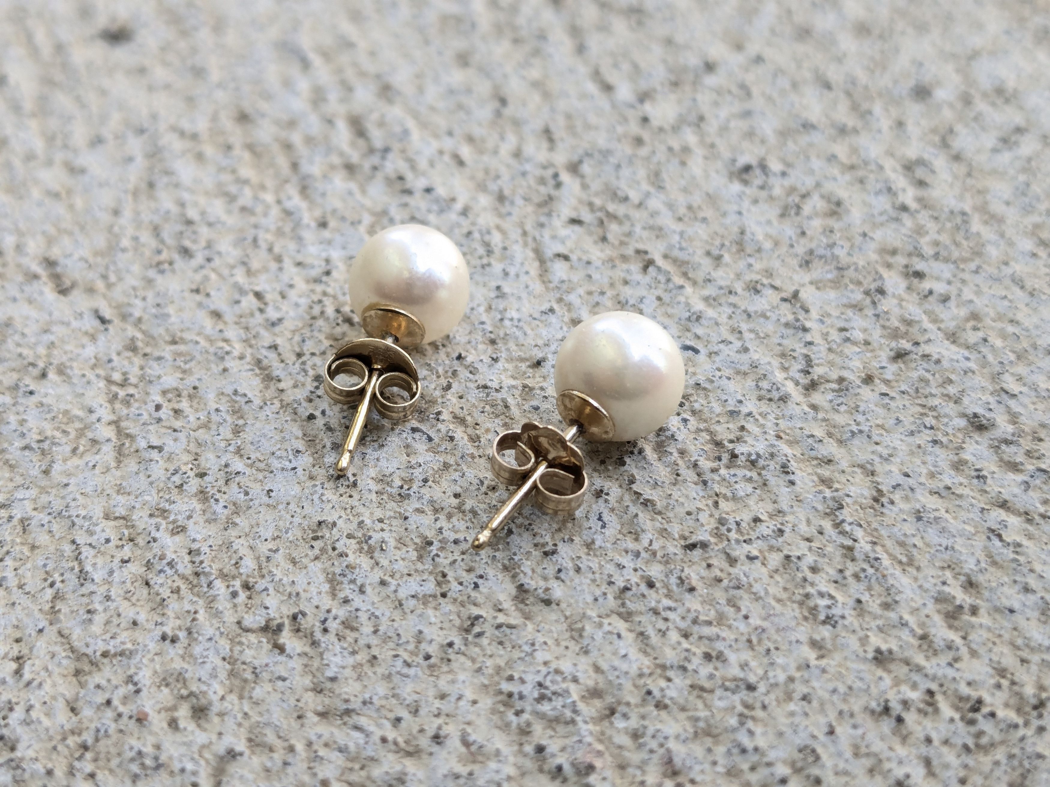 Jewelry × Vintage 9k Yellow Gold Pearl Earrings Studs 9ct Size ONE SIZE - 6 Thumbnail