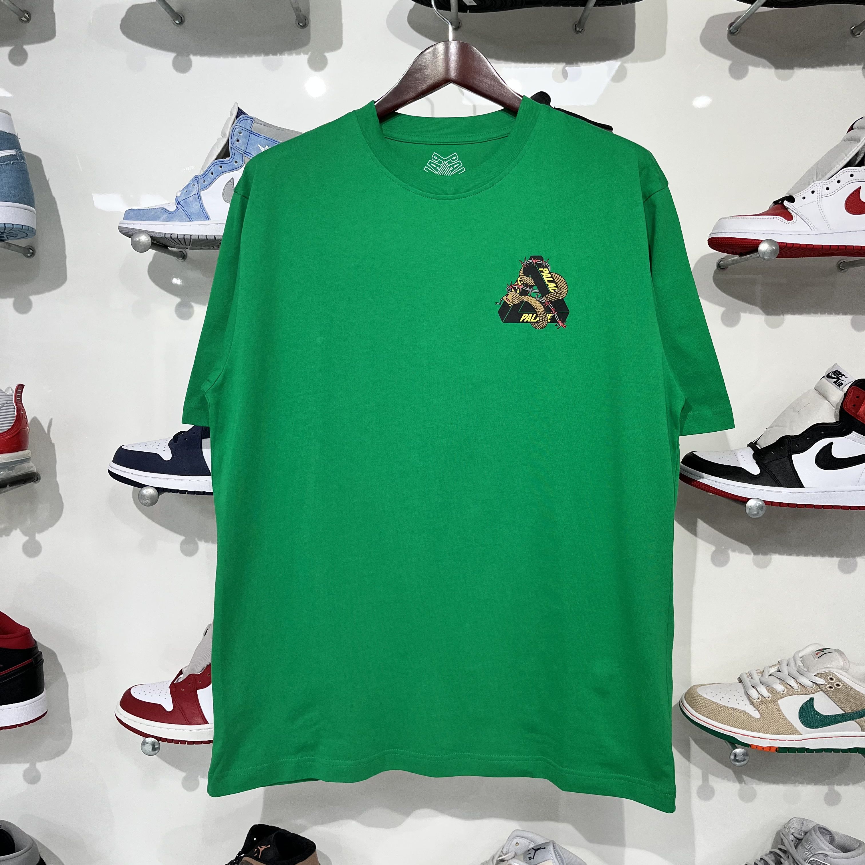 Palace Palace Hesh Mit Fresh T-Shirt Green Size US XL / EU 56 / 4 - 2 Thumbnail