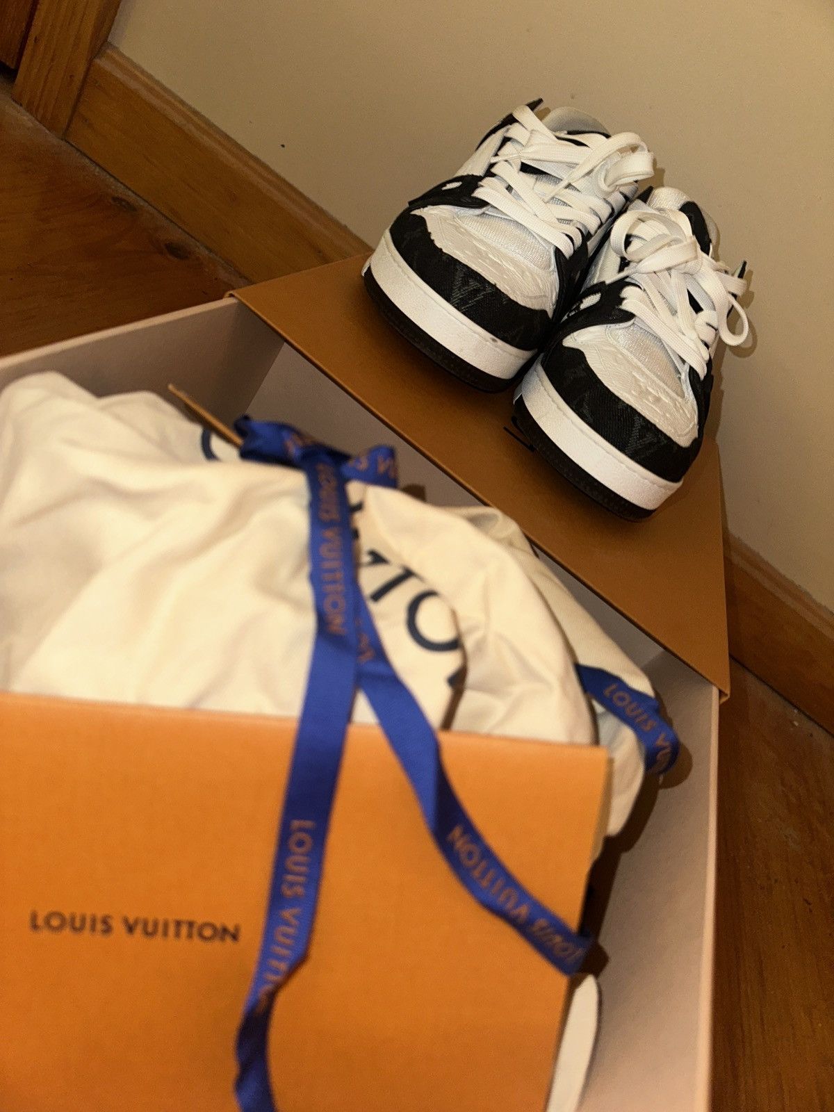 Louis Vuitton LV Trainer Sneaker Size US 8.5 / EU 41-42 - 5 Thumbnail