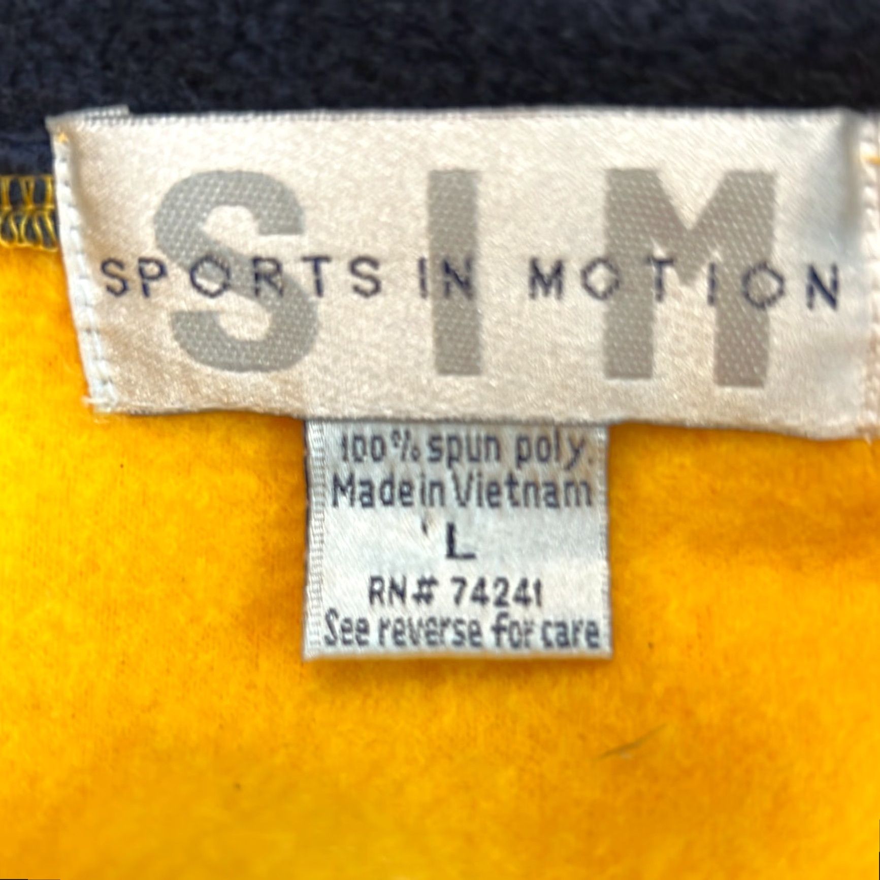 Vintage Sim Sports In Motion Mens Vail 20 CC Long Sleeves Yellow Pullover Sweater Size L Size US L / EU 52-54 / 3 - 7 Thumbnail