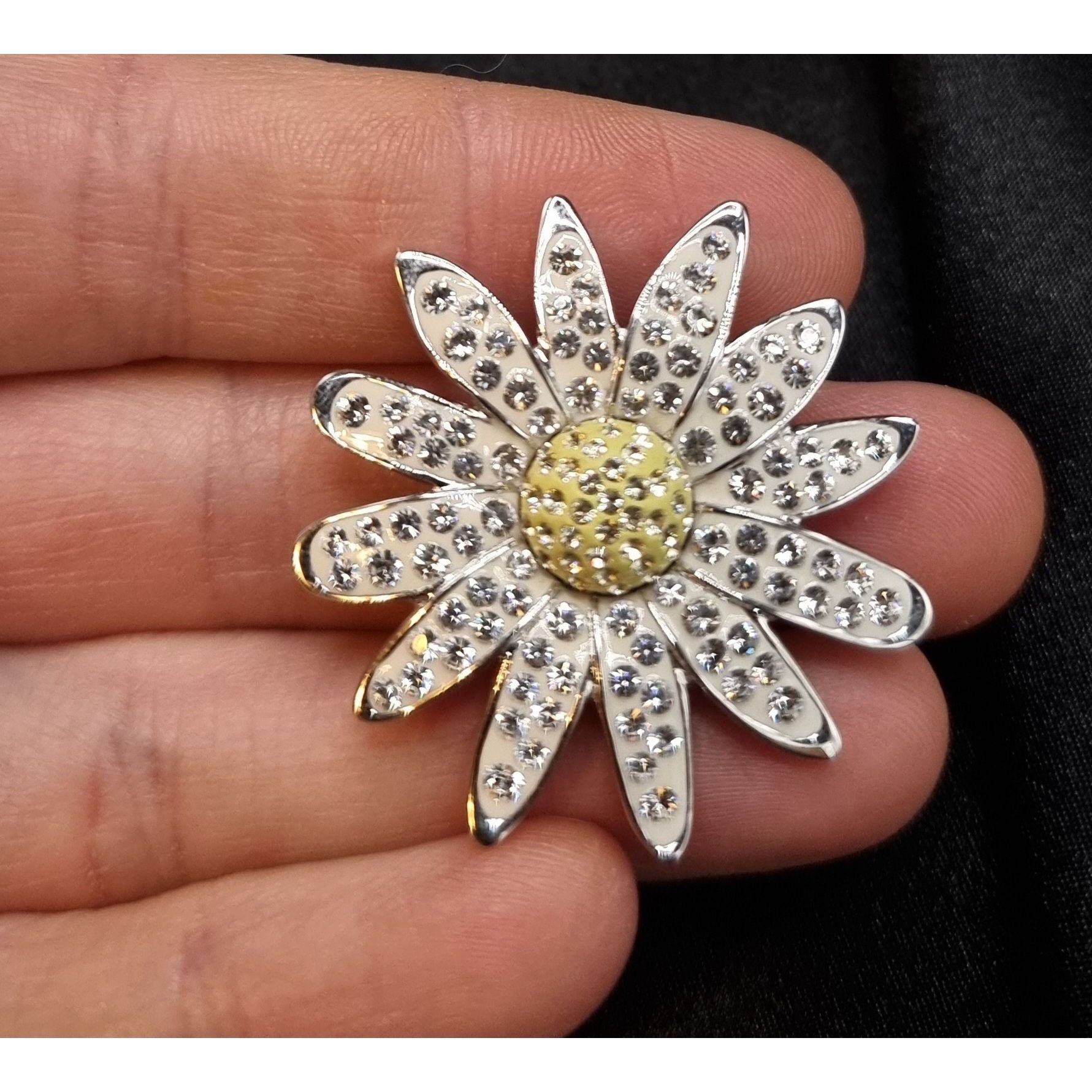 Swarovski SWAROVSKI Crystal Daisy Flower Pin Brooch Size ONE SIZE - 5 Thumbnail