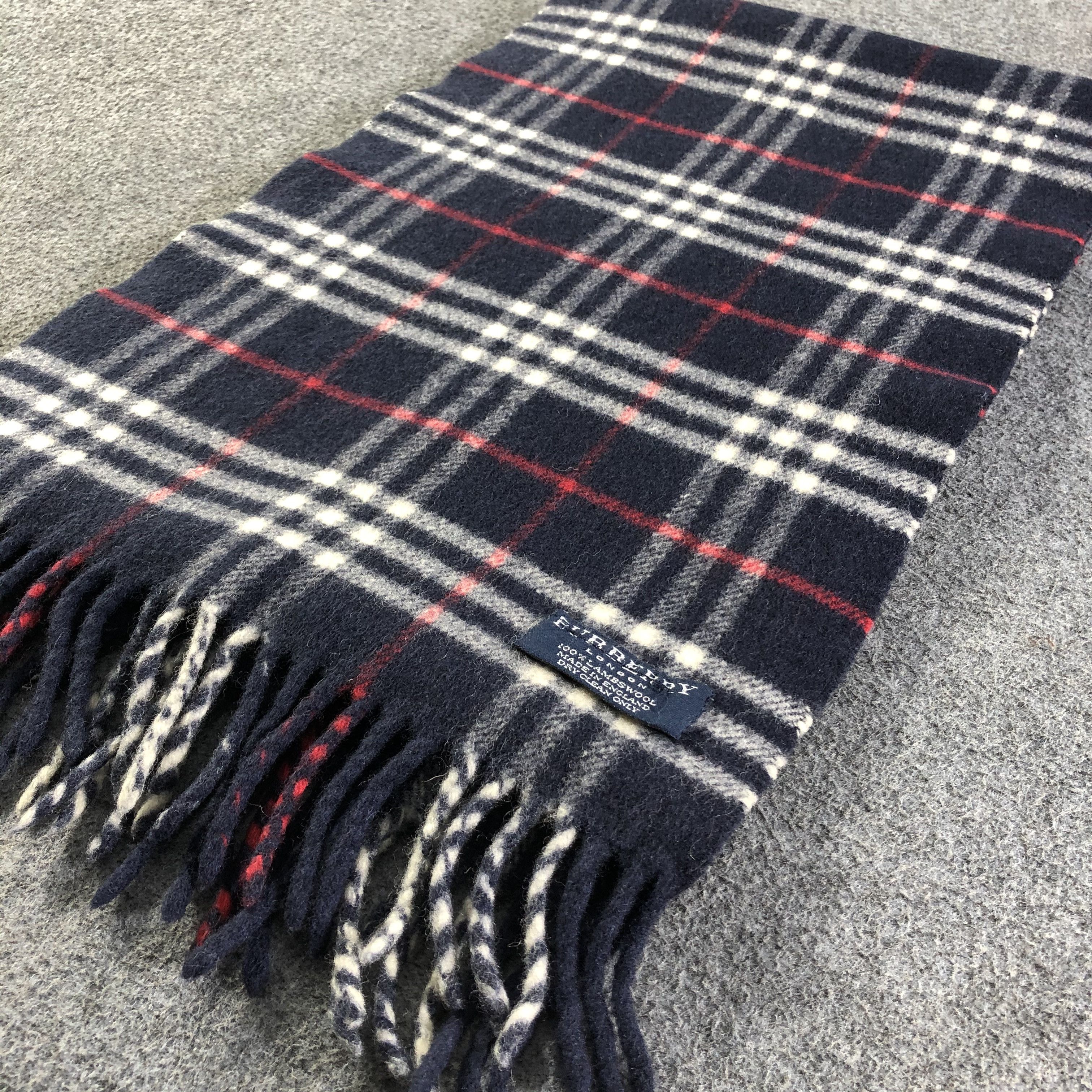 Burberry Scarf / Muffler / Neckwear P108