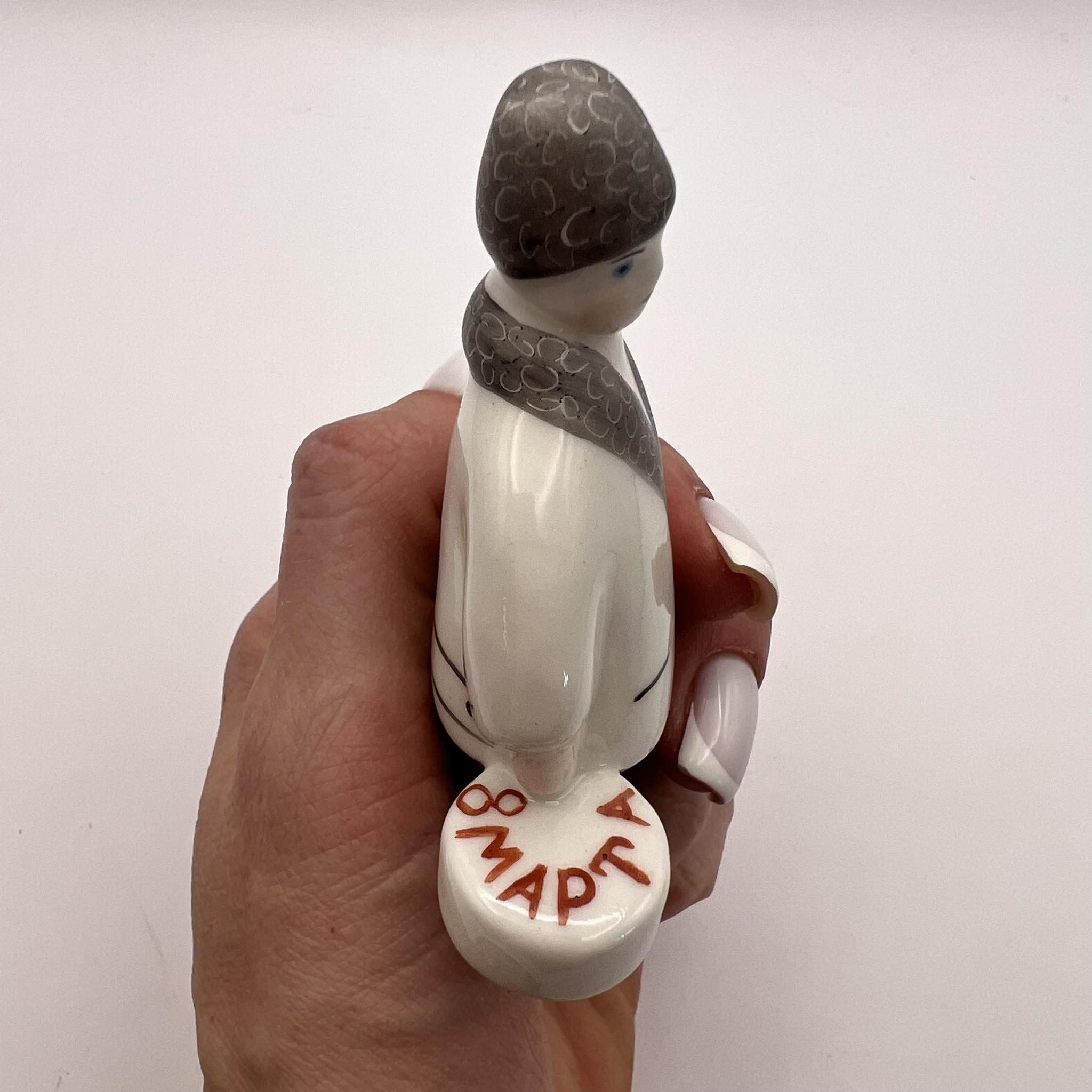 Vintage Vintage Kiev Porcelain Figure Man With Gifts Signed Size ONE SIZE - 6 Thumbnail