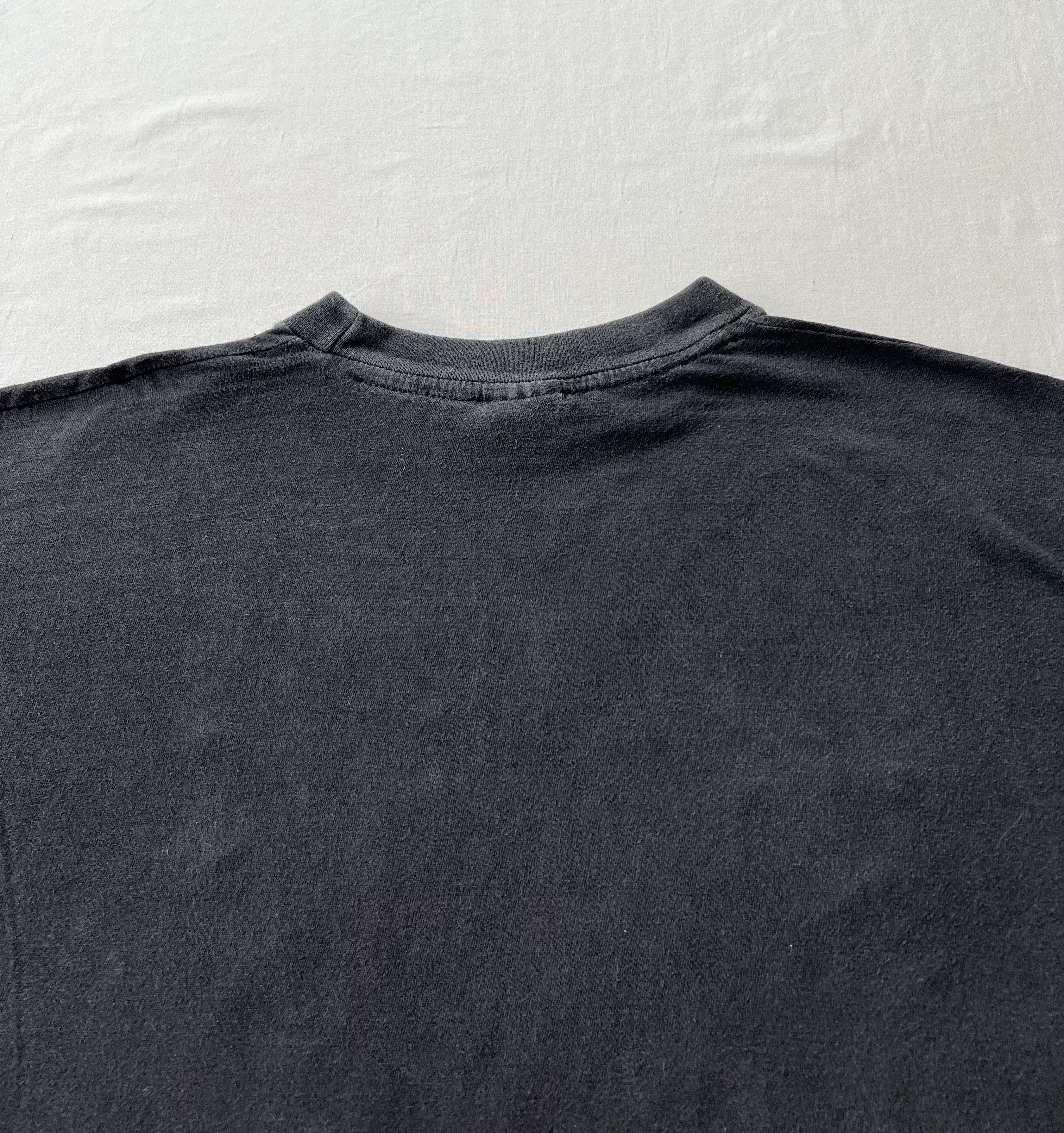 Band Tees Vintage 90s Queen Heaven for Everyone Black T-shirt Size US M / EU 48-50 / 2 - 15 Thumbnail