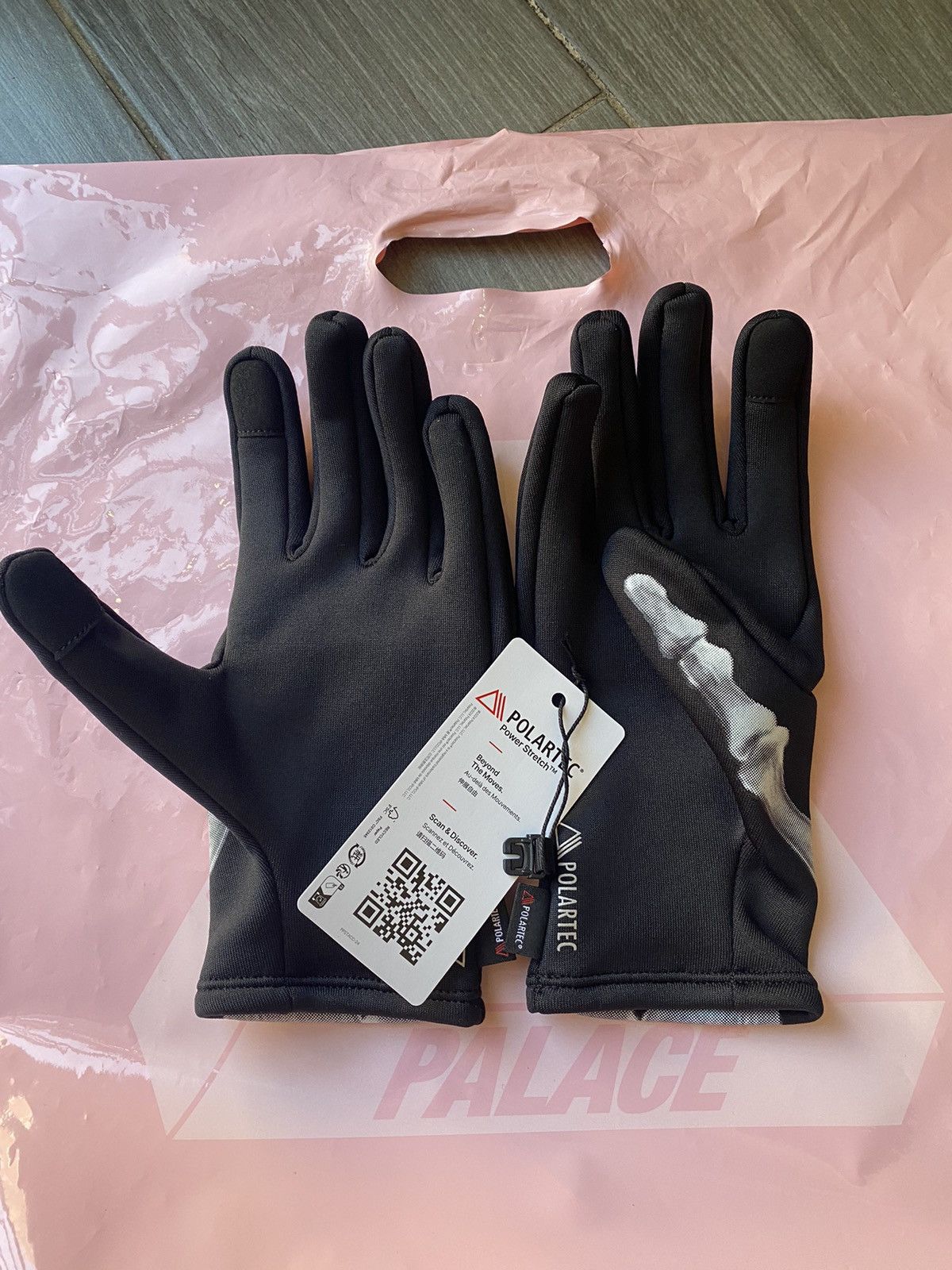 小物 palace POLARTEC BONEY GLOVES BLACK POLARTEC BONEY GLOVES | PALACE SKATEBOARDS